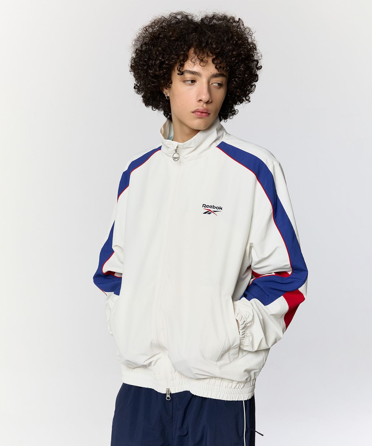 리복(REEBOK) 레전드 트랙 윈드브레이커 - 화이트