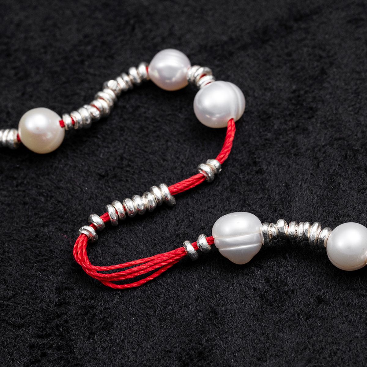 로울(LOWOOL) Red thread silver pearl bracelet