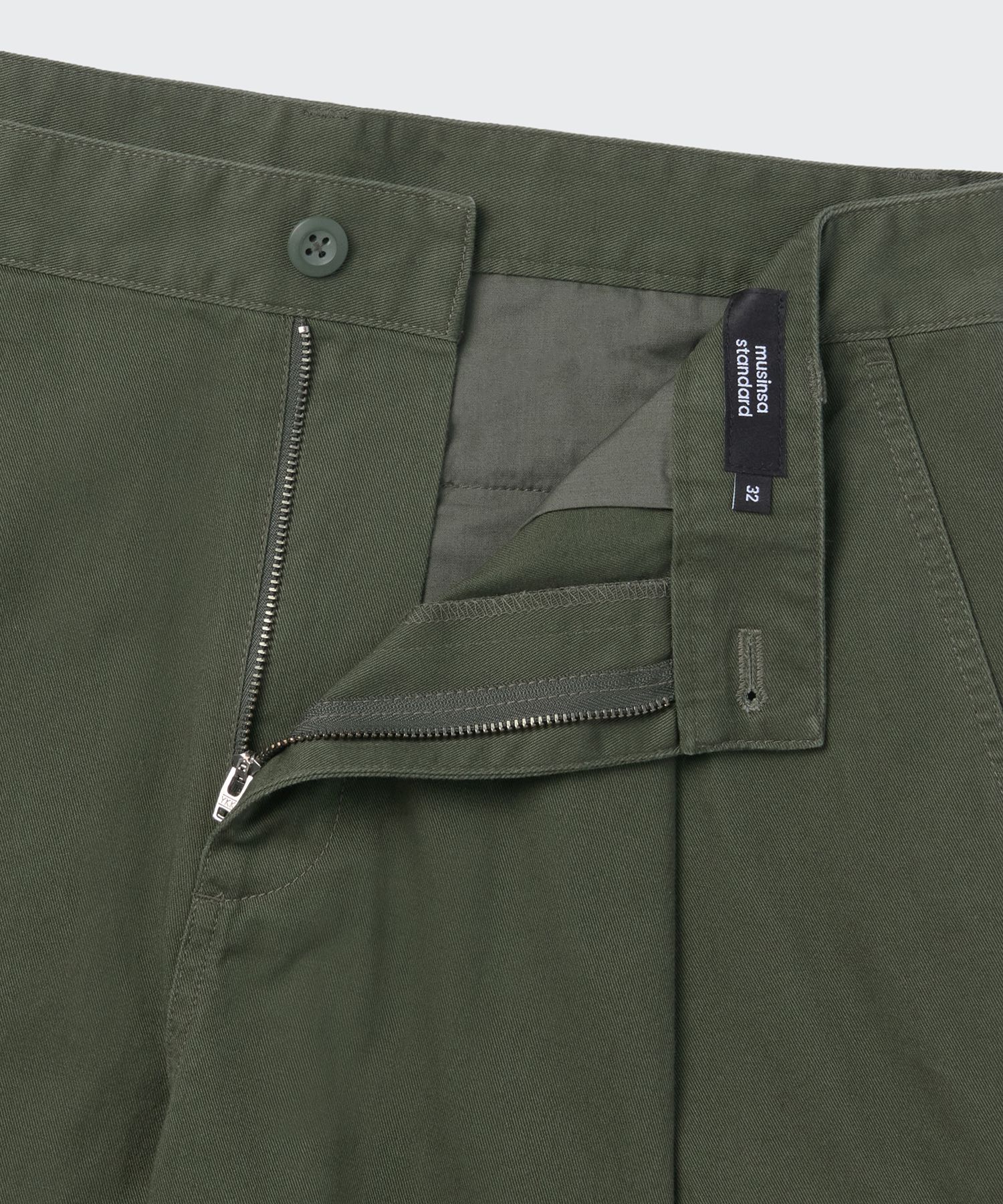 MUSINSA | MUSINSA STANDARD One Tuck Cargo Bermuda Pants [Khaki]