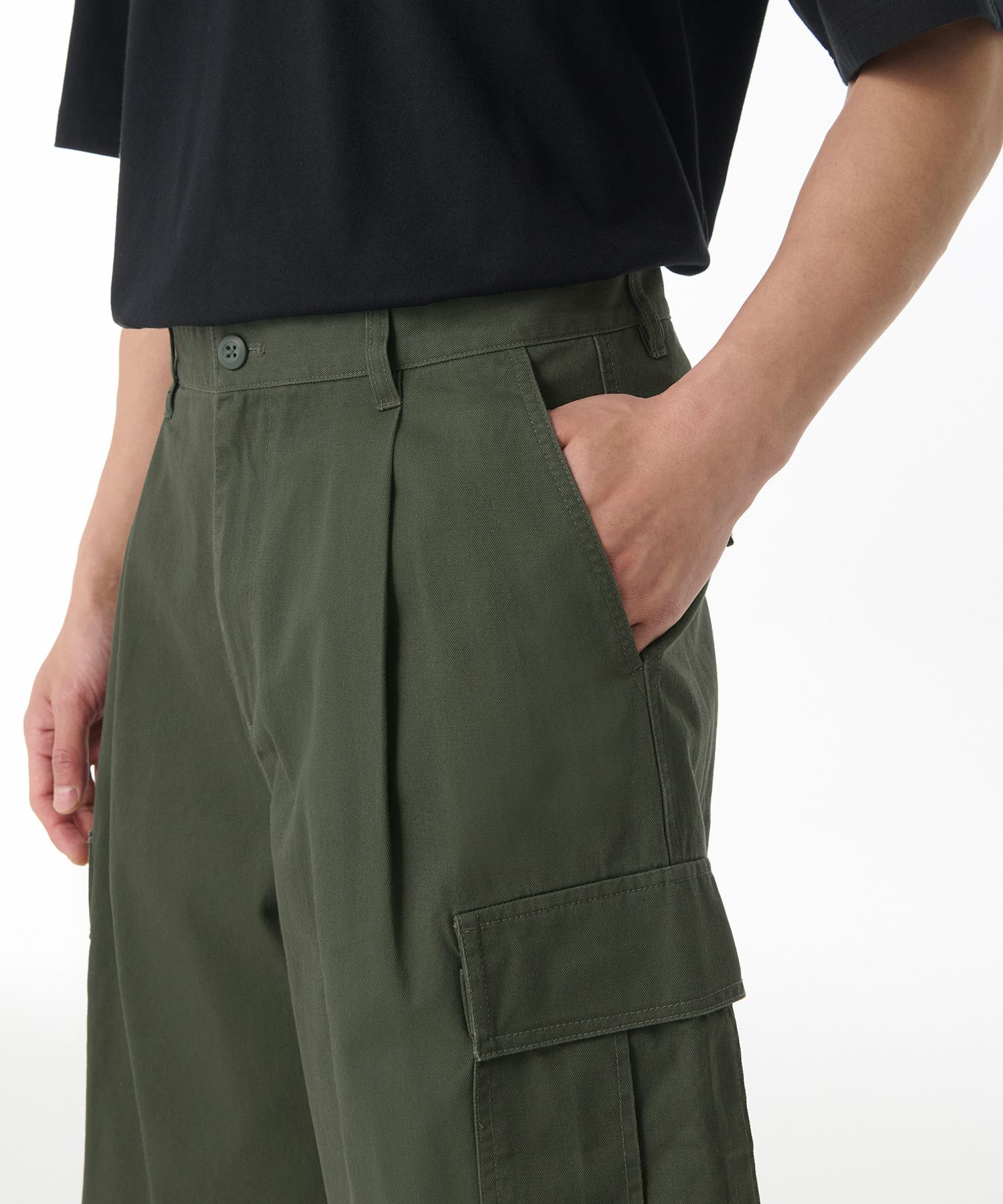 ★MUSINSA STANDARD★ One Tuck Cargo Bermuda Pants Khaki MMEP MUSINSA | MUSINSA STANDARD One Tuck Cargo Bermuda Pants [Khaki]