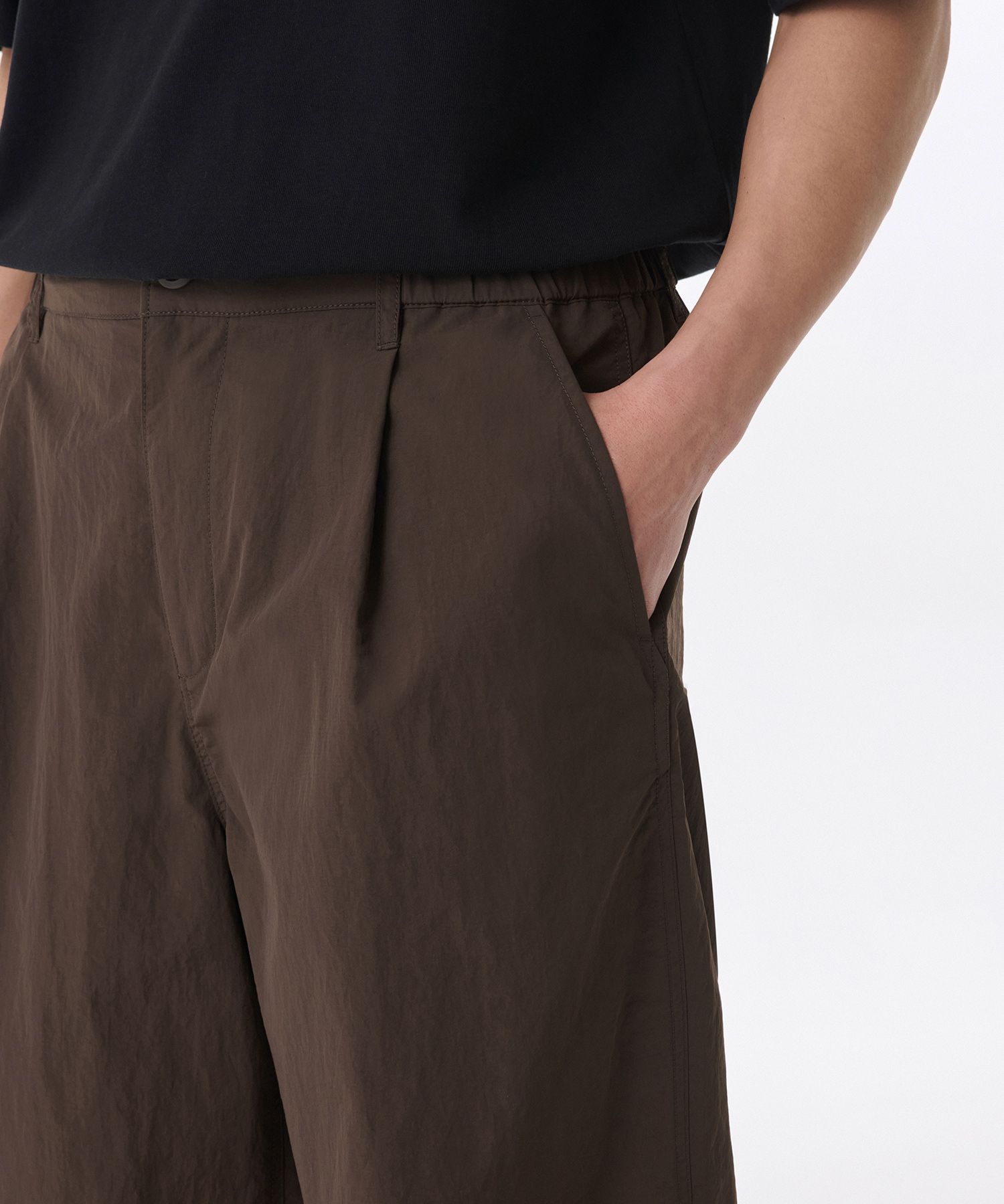 MUSINSA | MUSINSA STANDARD Nylon Balloon Pants [Brown]