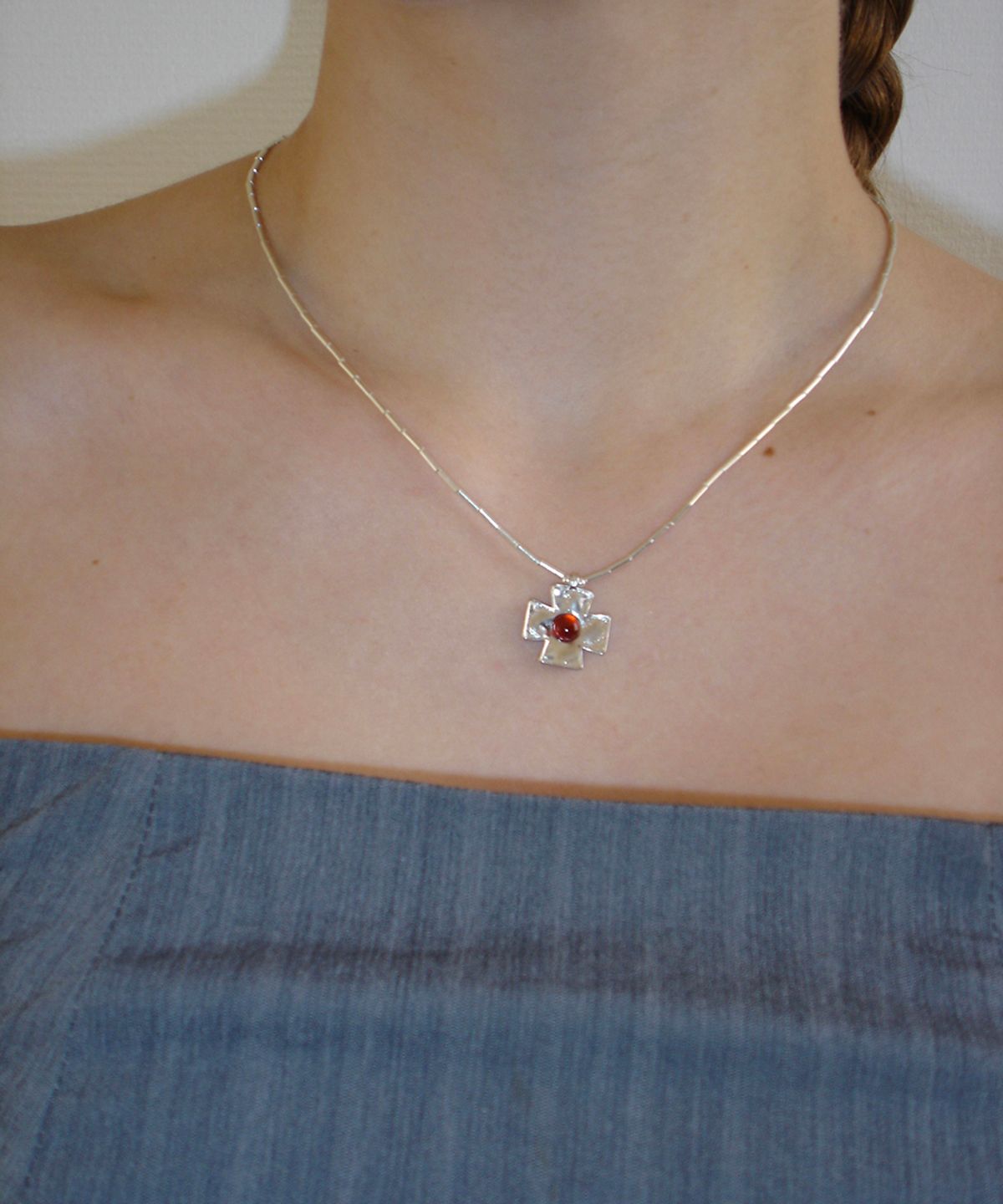 로울(LOWOOL) Red cross silver necklace