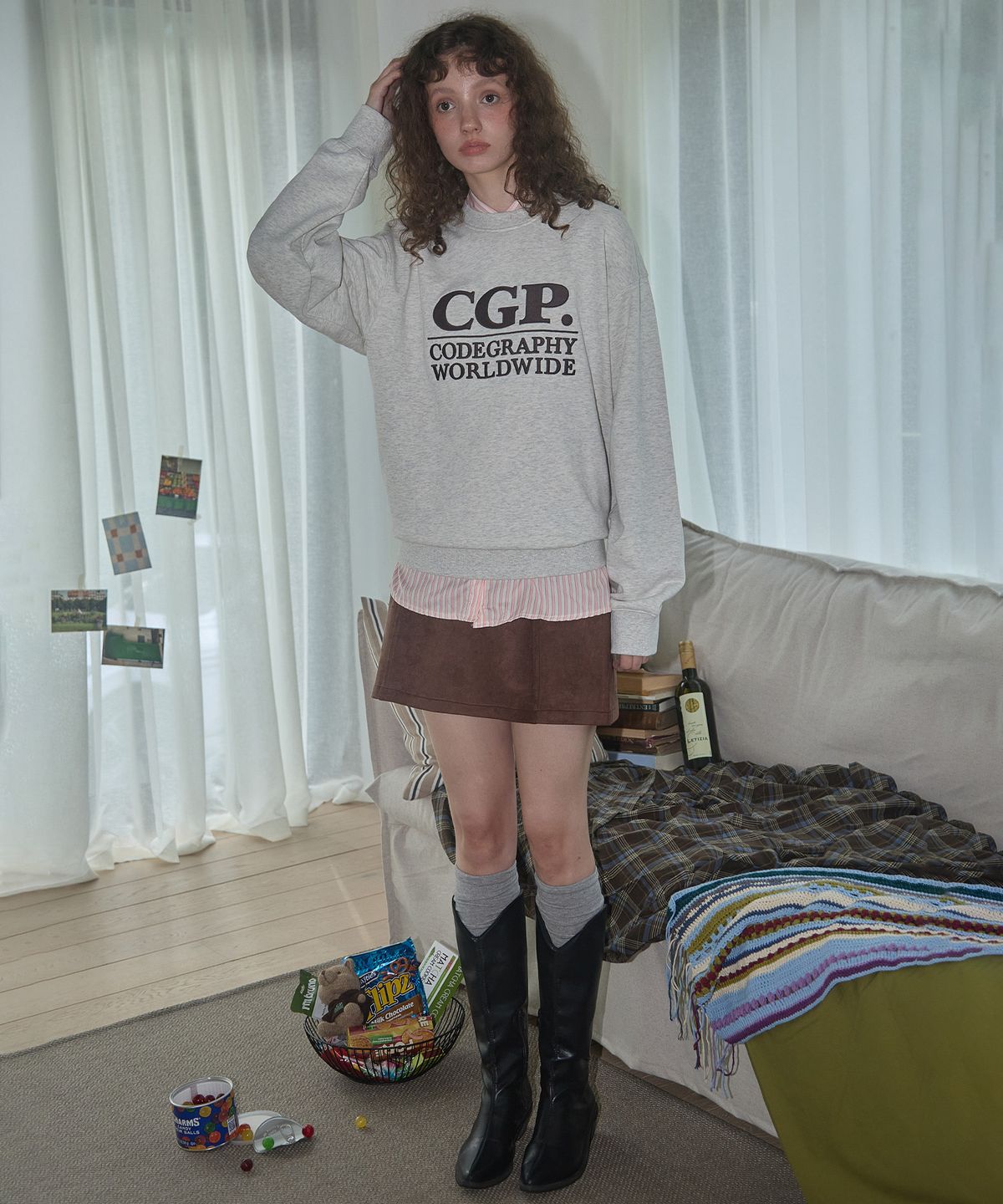 코드그라피(CGP) 스퀘어 로고 맨투맨_오트밀