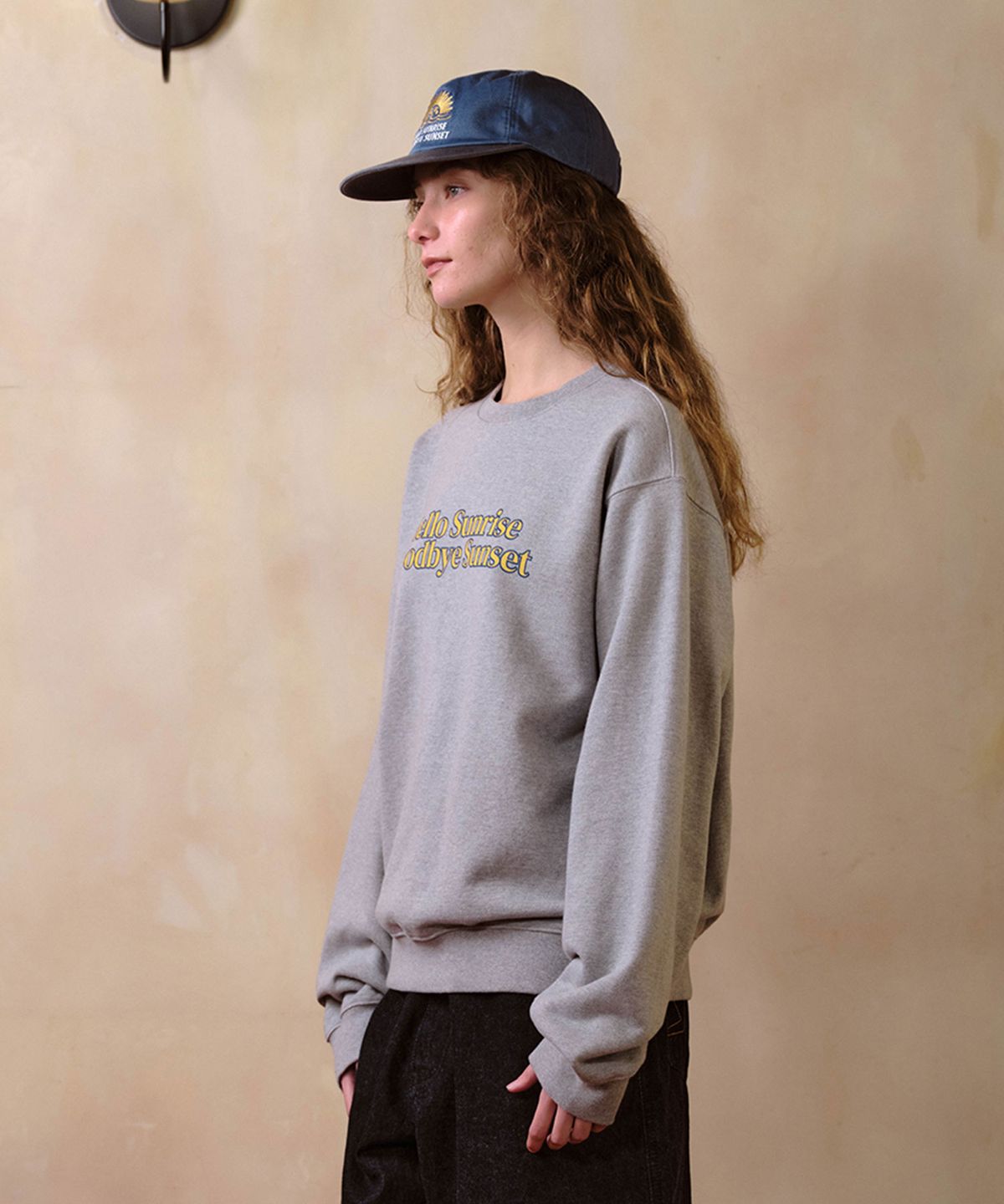 헬로 선라이즈(HELLO SUNRISE) Classic Typo Logo Sweatshirt_Melange Gray