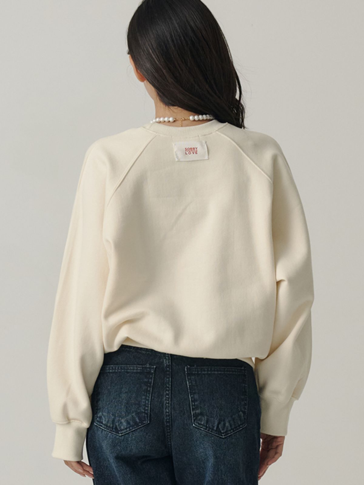 쏘리, 투 머치 러브(SORRY, TOO MUCH LOVE) Standard Raglan Fleece Sweatshirt_Cream