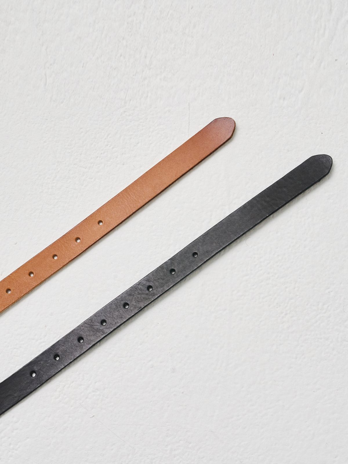 쏘리, 투 머치 러브(SORRY, TOO MUCH LOVE) 24Square Buckle Season Leather Slim Belt