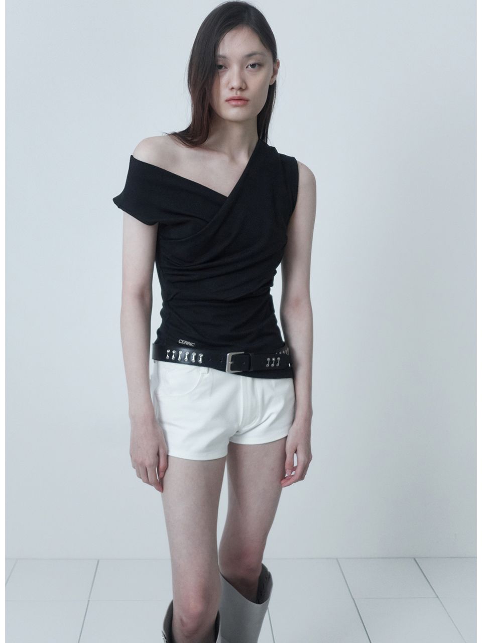 [CERRIC] DRAPE CROSS SLEEVELESS ☆送料込☆ MUSINSA | CERRIC DRAPE CROSS SLEEVELESS / BLACK