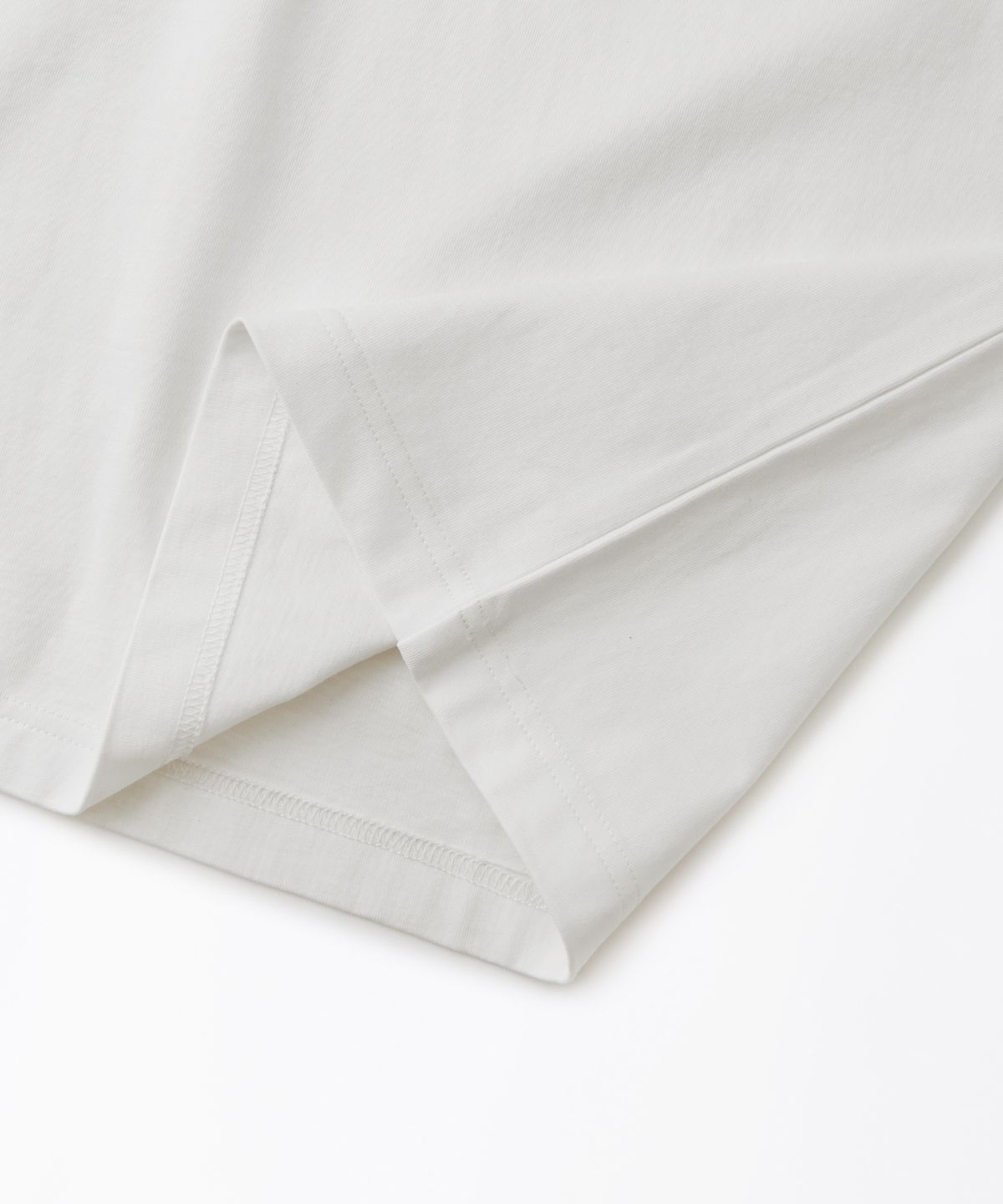 아웃스탠딩(OUTSTANDING) MIGHTY TIGER LOGO POCKET TEE_OFF WHITE