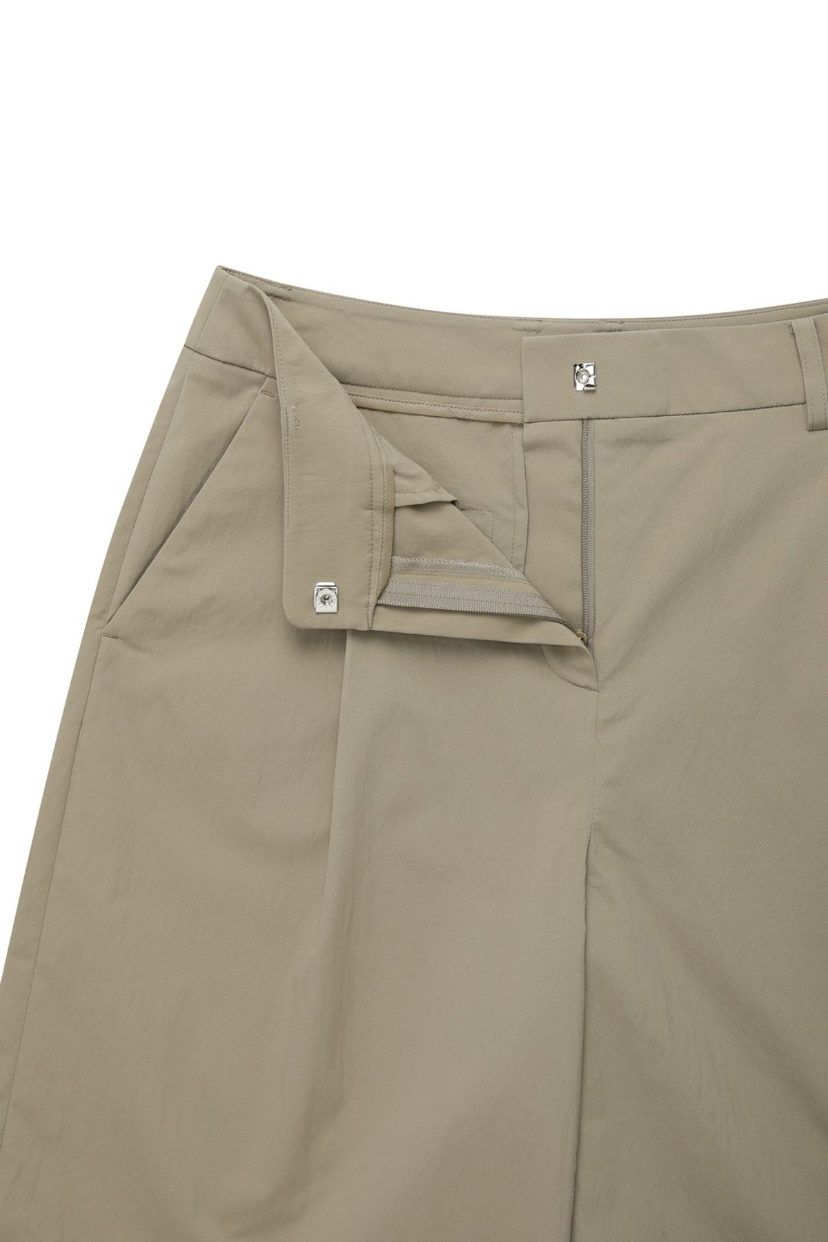 왁(WAAC) Women Bermuda Pants_WWPNM25902LBR