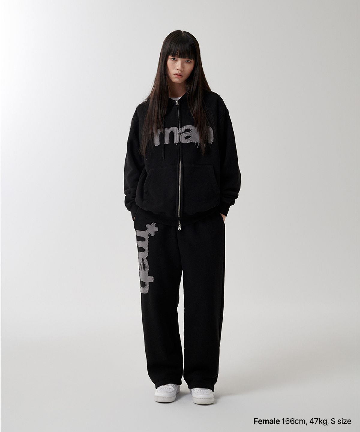 마하그리드(MAHAGRID) mah CUT OFF APPLIQUE SWEATPANT BLACK(MG2FSMPA01A)