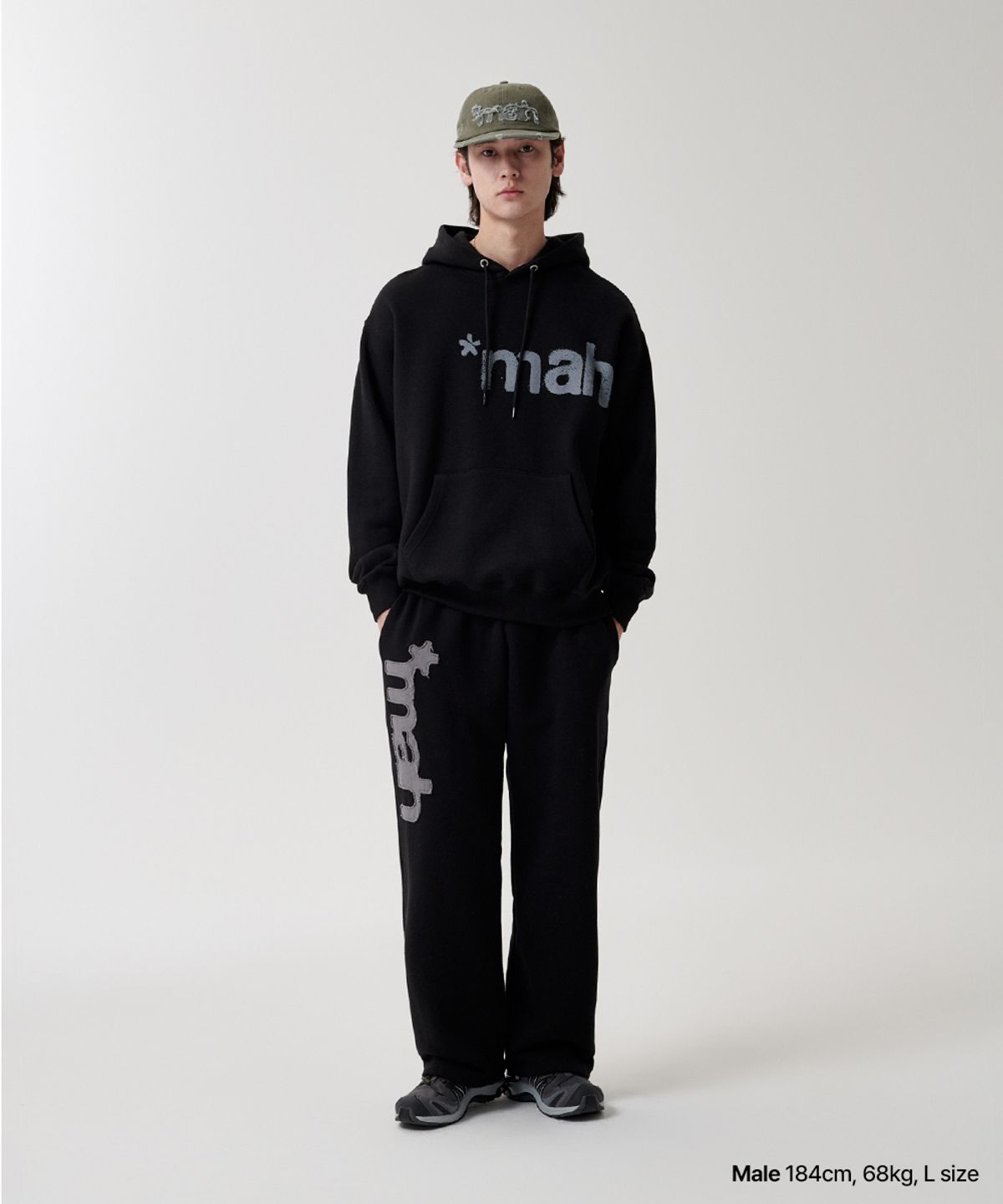마하그리드(MAHAGRID) mah CUT OFF APPLIQUE SWEATPANT BLACK(MG2FSMPA01A)