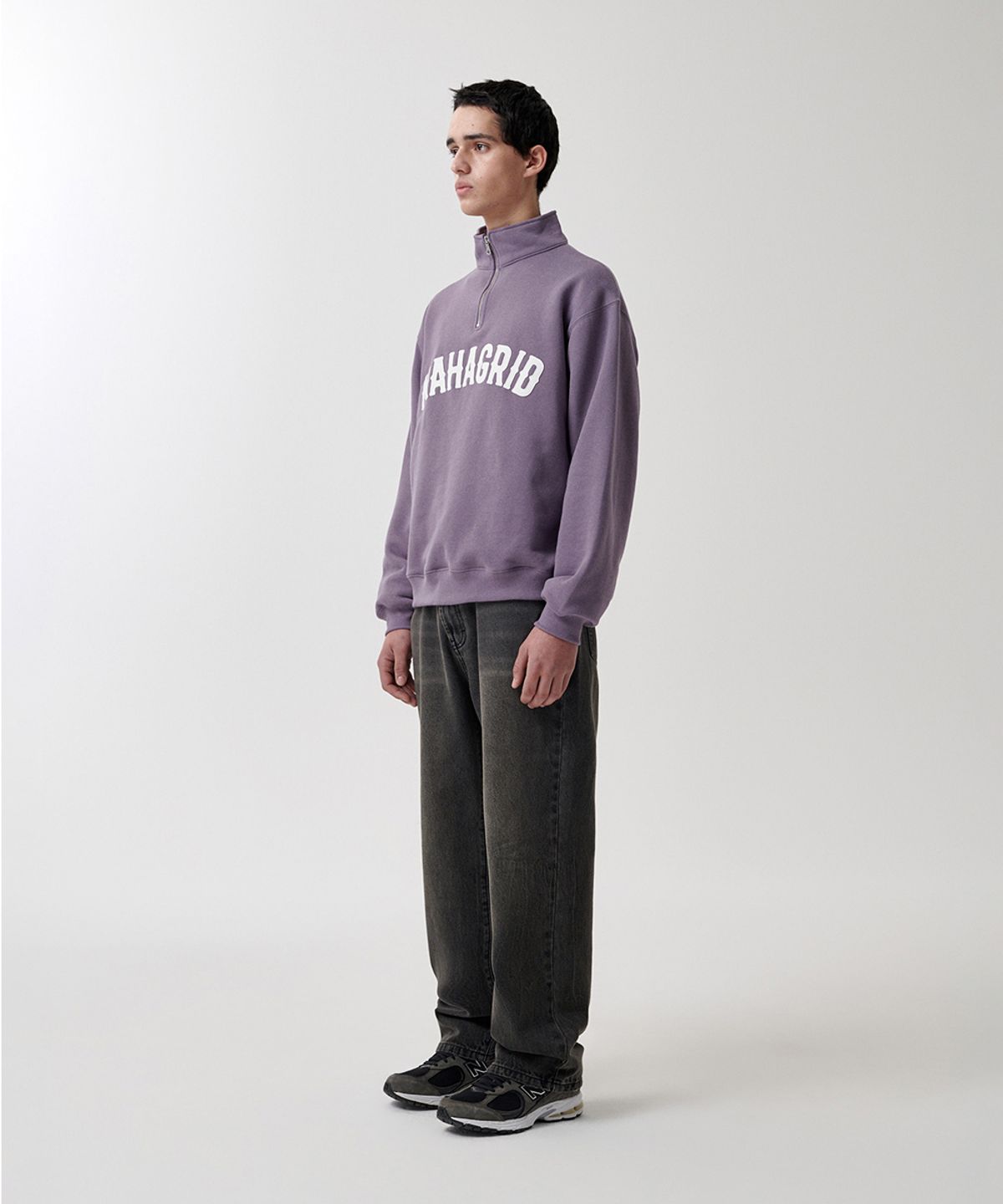 마하그리드(MAHAGRID) ARCH LOGO APPLIQUE HALF ZIP-UP SWEATSHIRT PURPLE(MG2FSMM444A)