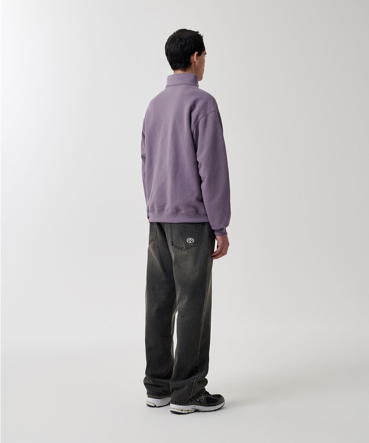 마하그리드(MAHAGRID) ARCH LOGO APPLIQUE HALF ZIP-UP SWEATSHIRT PURPLE(MG2FSMM444A)