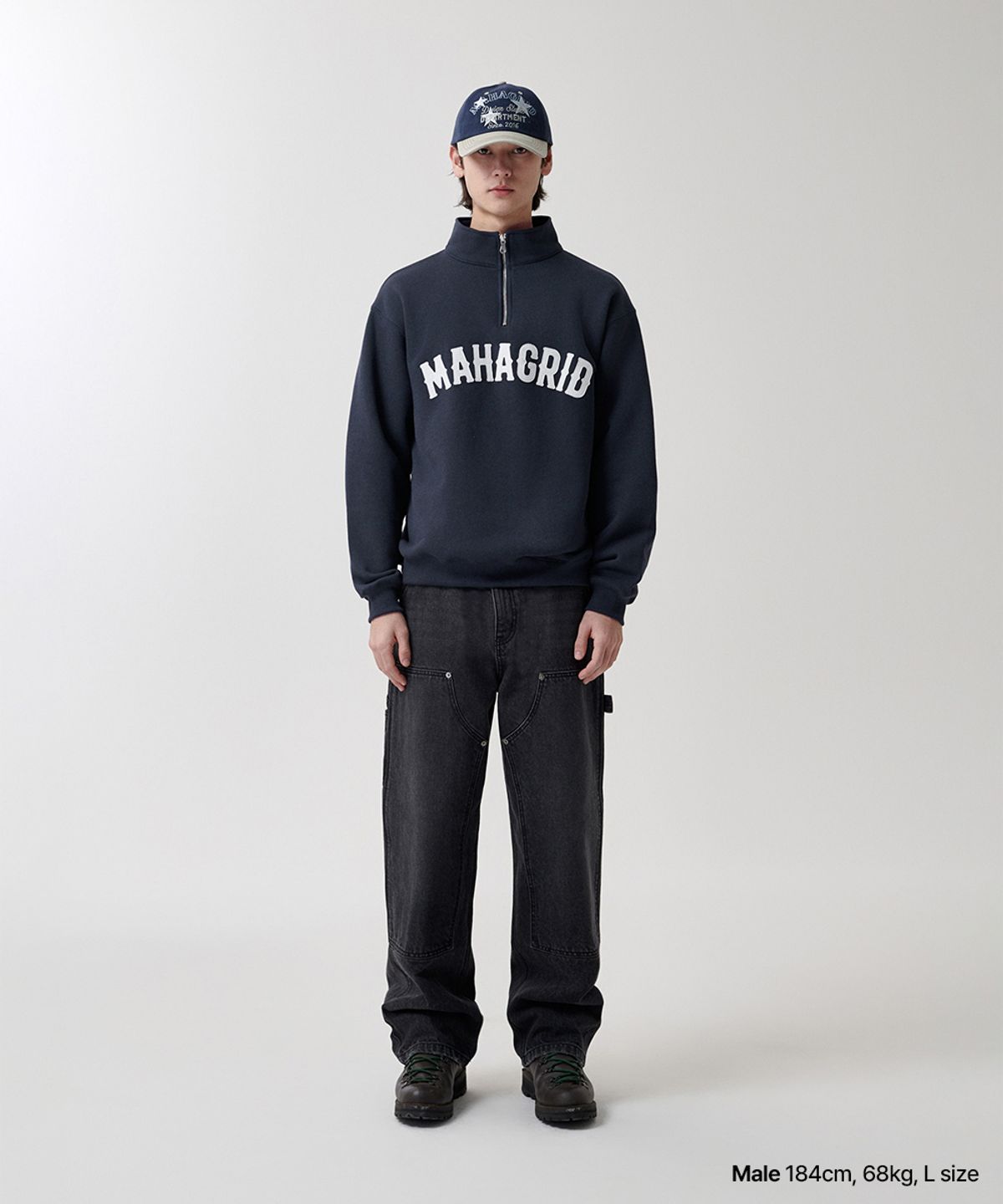 마하그리드(MAHAGRID) ARCH LOGO APPLIQUE HALF ZIP-UP SWEATSHIRT NAVY(MG2FSMM444A)