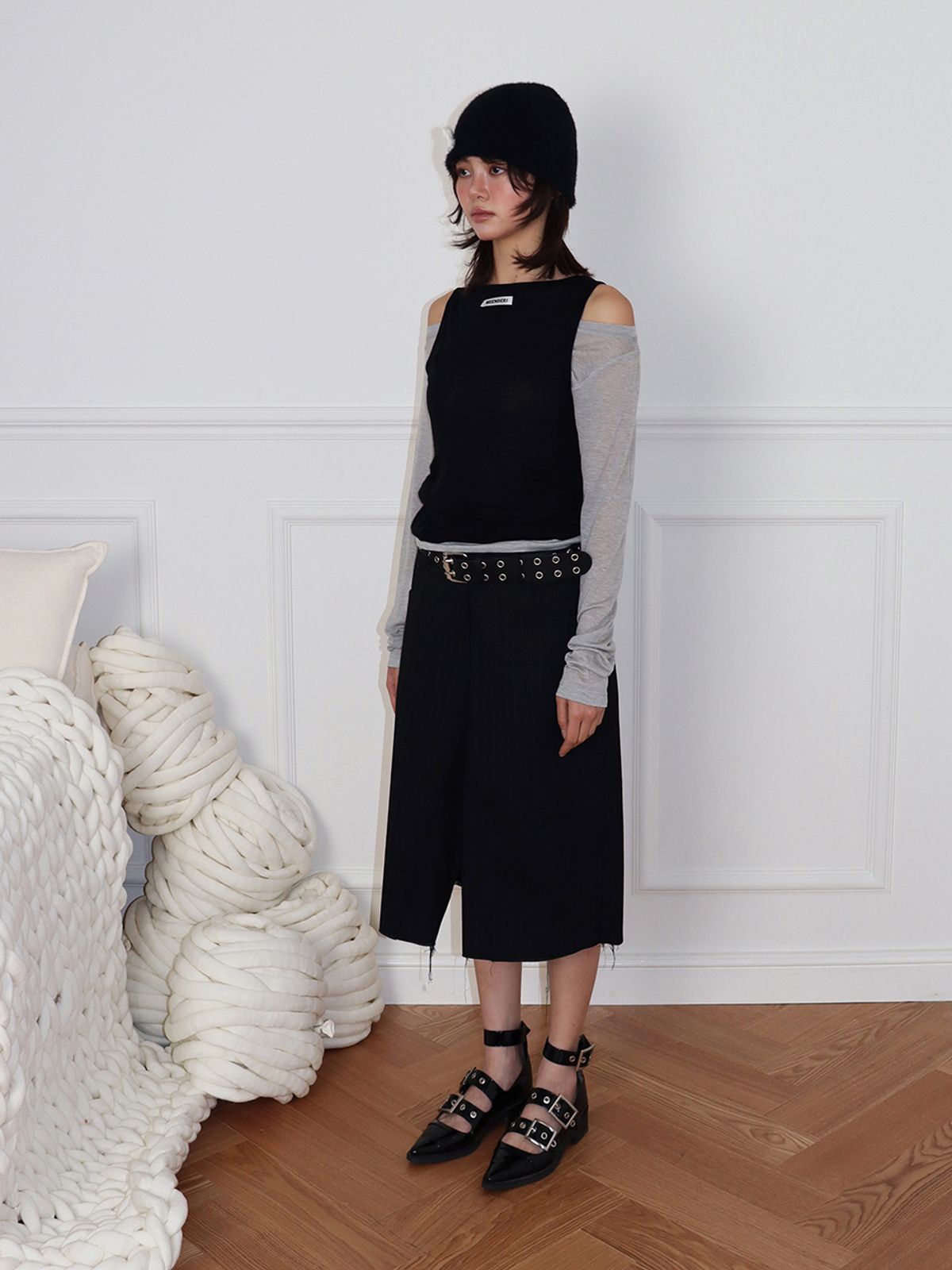 민더리(MEENDERI) 2WAY SHEER LAYERED TOP - BLACK
