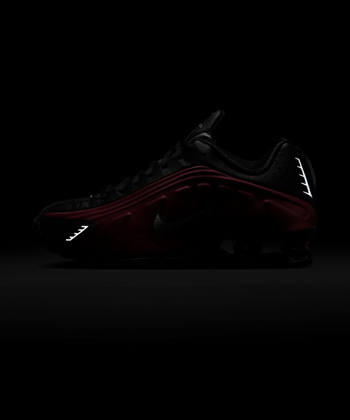 나이키(NIKE) 샥스 R4 W - 블랙:팀 레드:메탈릭 실버 / AR3565-009