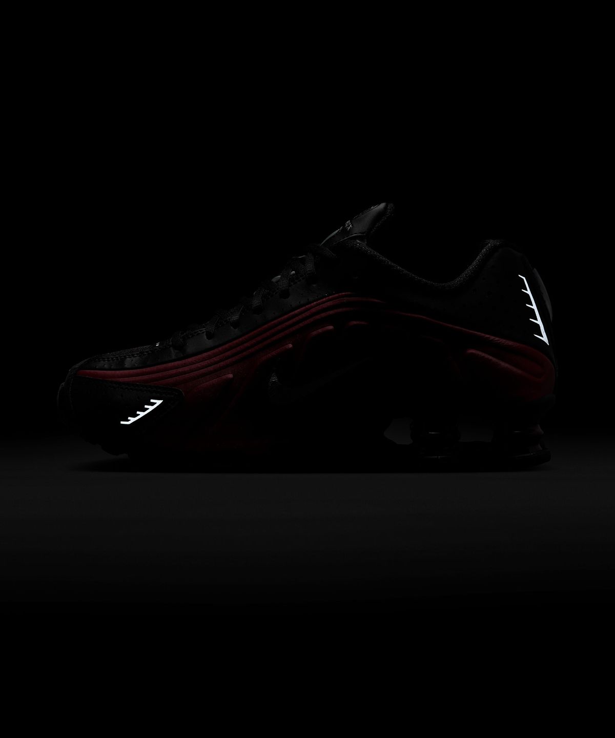 나이키(NIKE) 샥스 R4 W - 블랙:팀 레드:메탈릭 실버 / AR3565-009