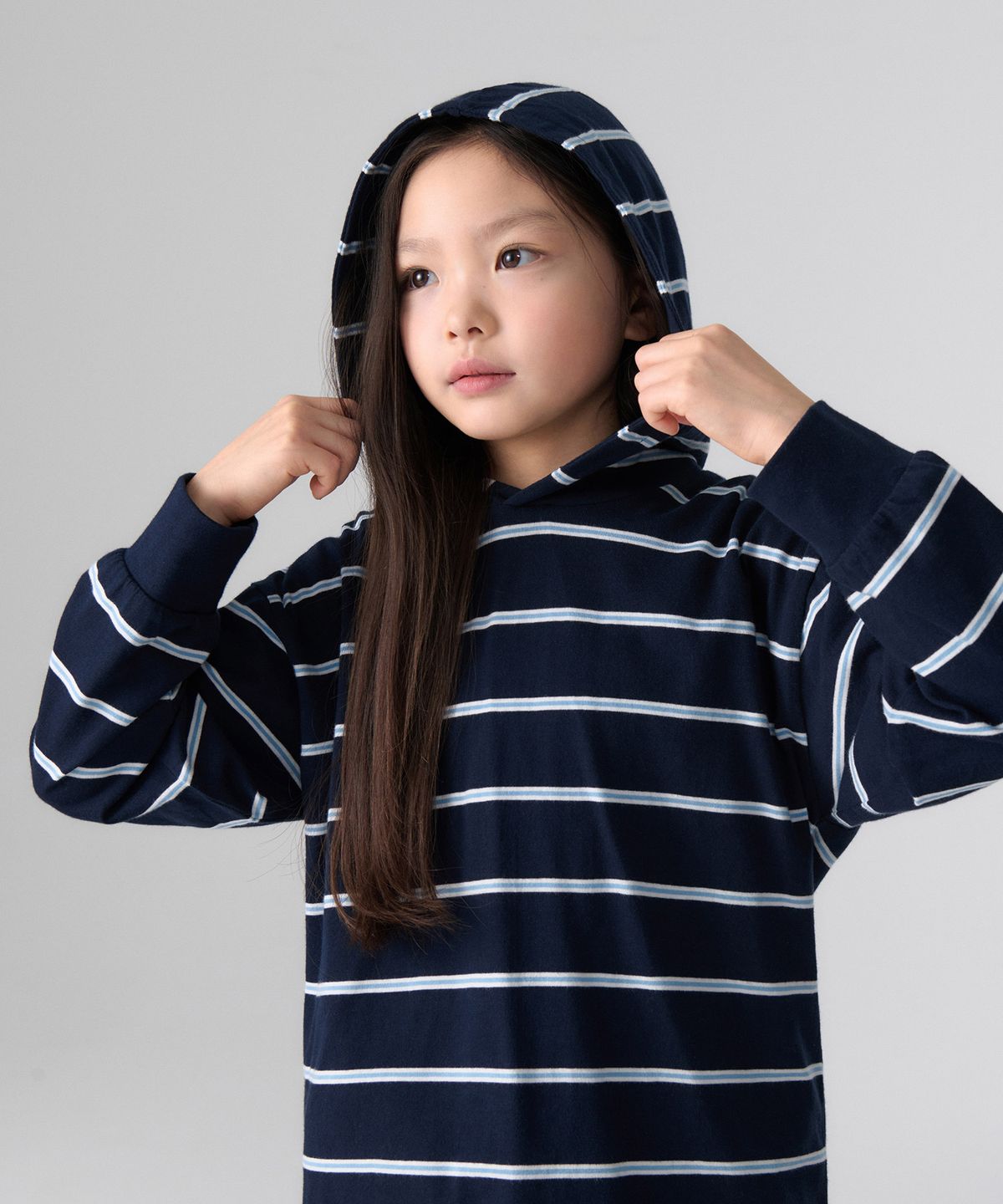 무신사 스탠다드 키즈(MUSINSA STANDARD KIDS) 멀티 스트라이프 후디드 긴소매 티셔츠 [네이비]