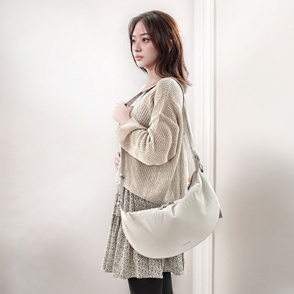 세인트스코트(SAINT SCOTT) 라운디 미듐 호보백