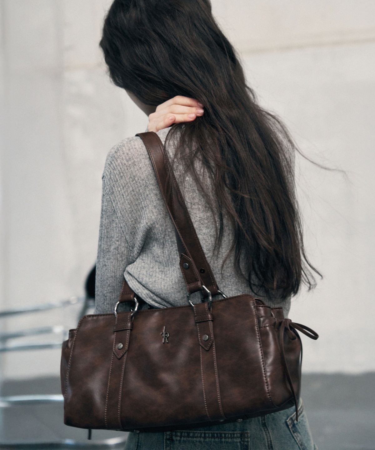 레더리(LEATHERY) 더플 레더 숄더백 [BLACK]