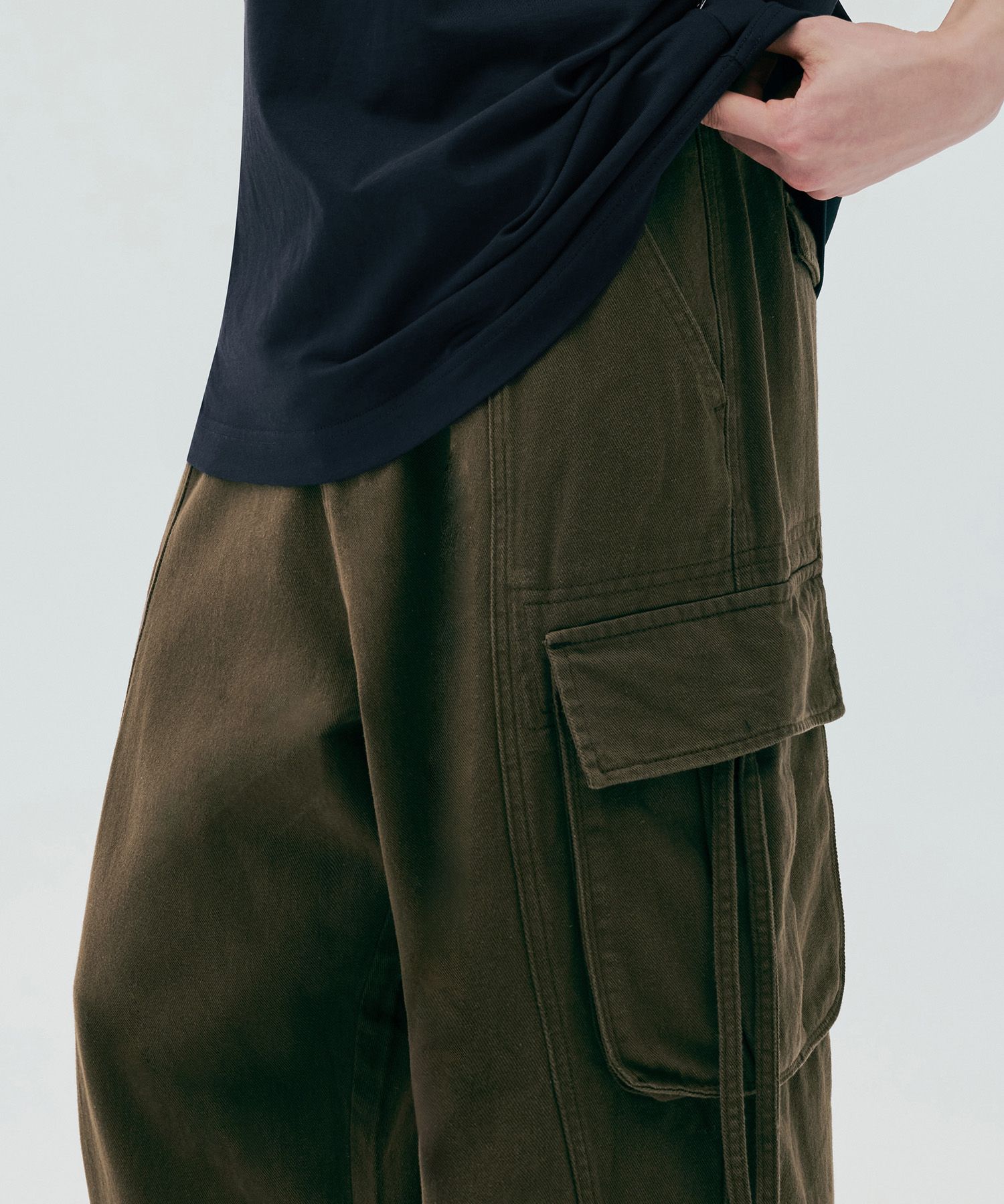 [CODEGRAPHY] EXTRA WIDE FIT CARGO COTTON PANTS ★大人気★ MUSINSA | Codegraphy Extra wide fit cargo cotton pants_brown