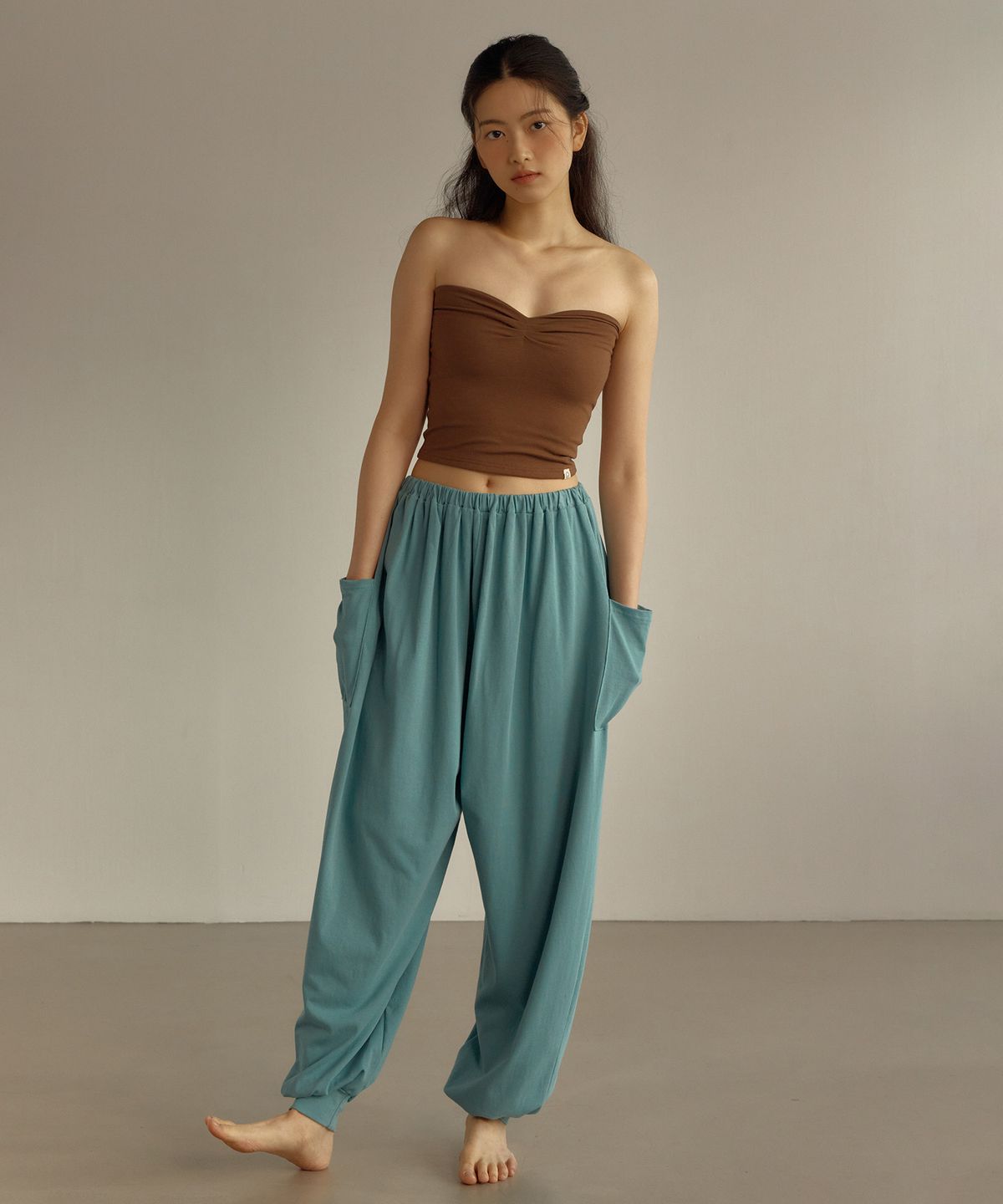 디야니(DHYANI) Pintuck Tube Top (Brown)