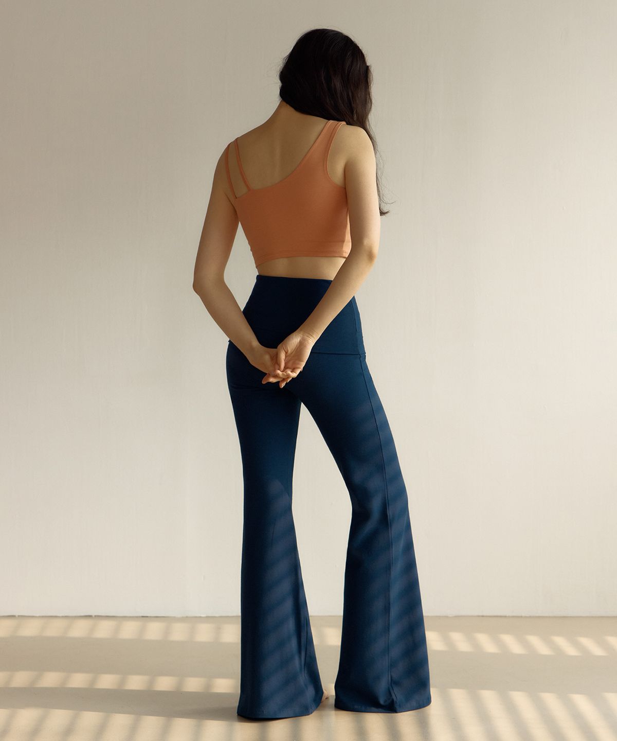 디야니(DHYANI) High Waist Bootcut Pants (Deep sea)