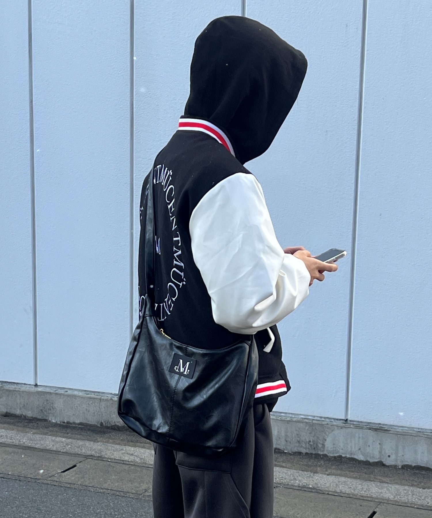 【MUCENT】 MERIN GOLD LINE LEATHER SHOULDER BAG / 追跡付 MUSINSA | MUCENT Merin Gold Line Leather Shoulder Bag Unisex