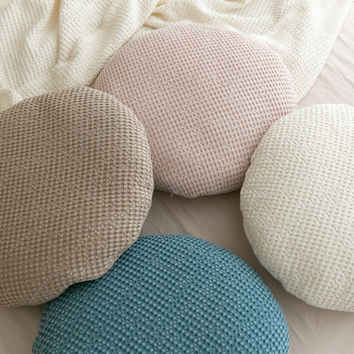 쿠션이야기(CUSHIONSTORY) 오드 카치온 모달 와플 원형 쿠션 커버 베이지