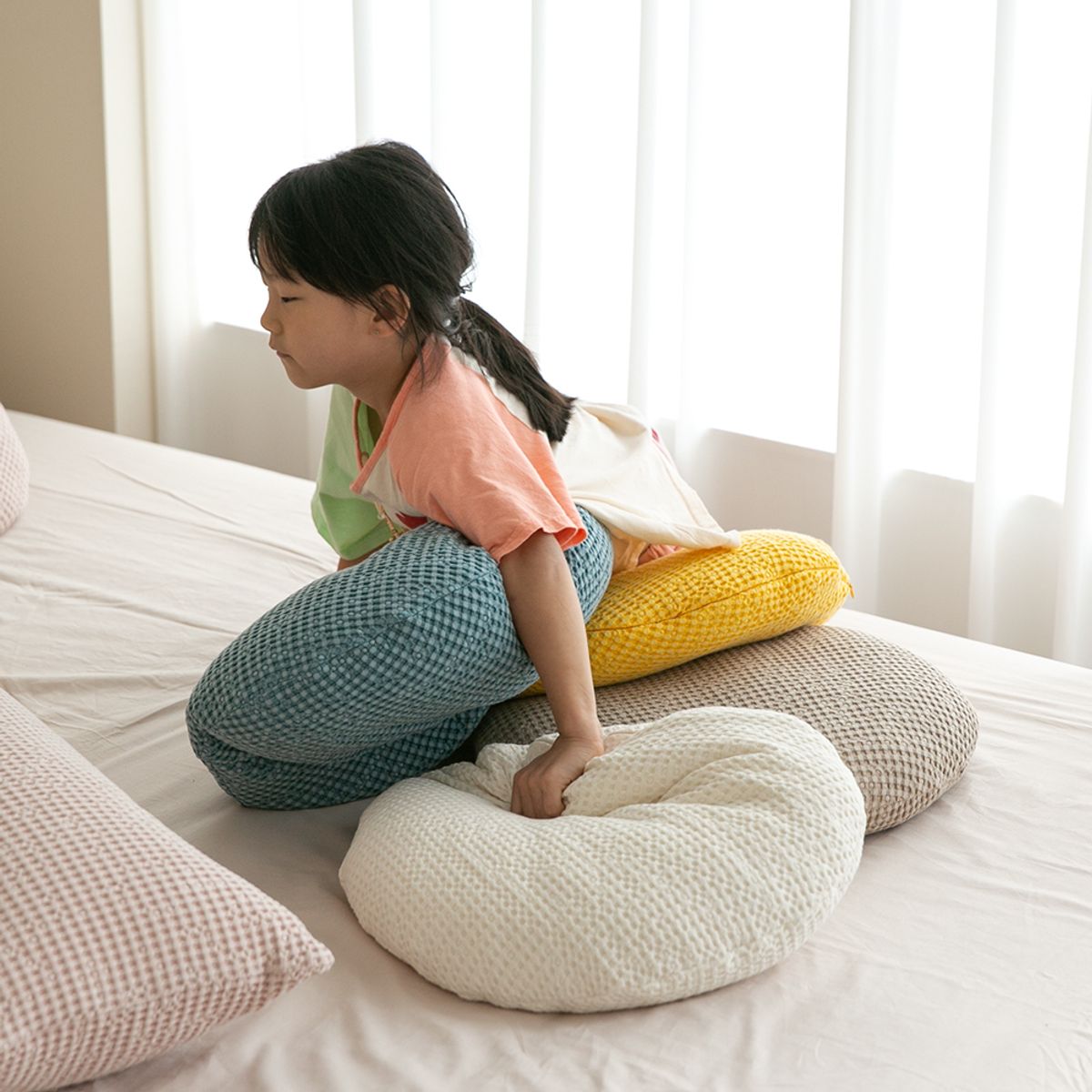 쿠션이야기(CUSHIONSTORY) 오드 카치온 모달 와플 원형 쿠션 커버 옐로우
