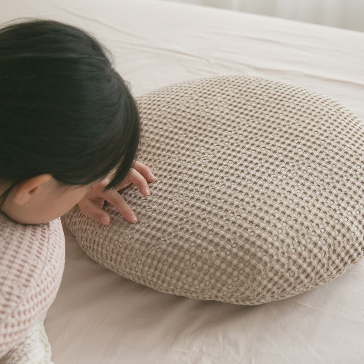 쿠션이야기(CUSHIONSTORY) 오드 카치온 모달 와플 원형 쿠션 커버 옐로우