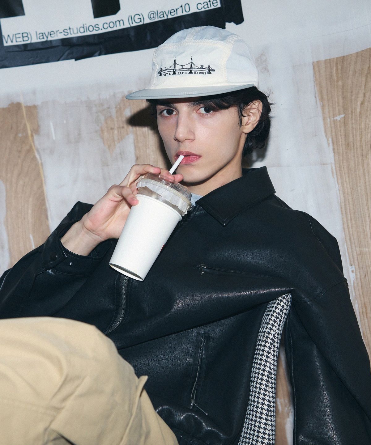 레더리(LEATHERY) 브릿지 아트웍 나일론 캠프캡 [IVORY]