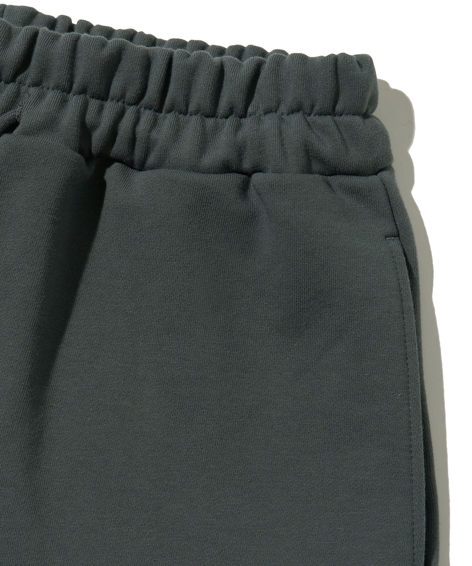 MUSINSA | BROWNBREATH BB TAG WIDE FIT SWEAT PANTS - DARK GREEN