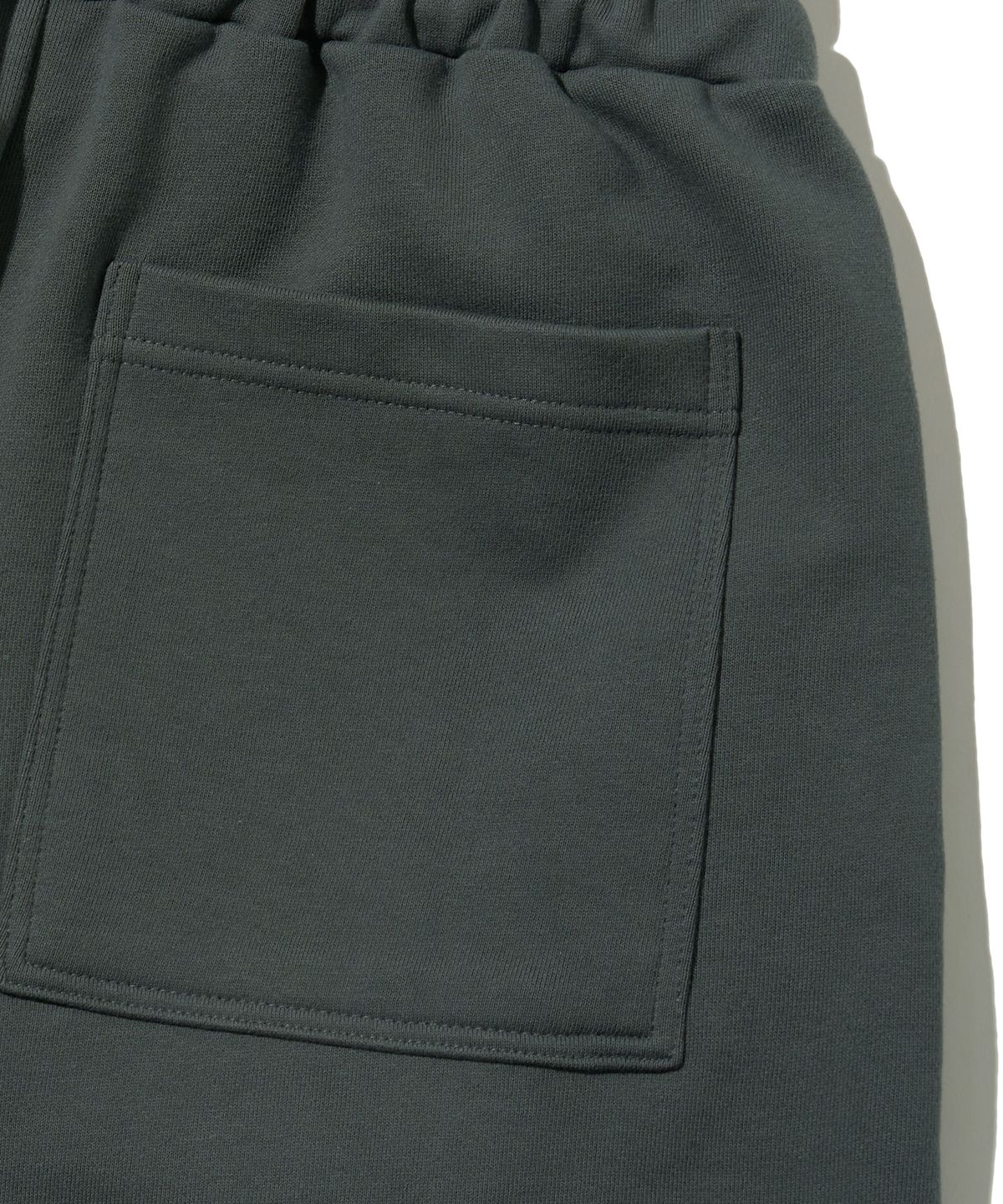 브라운브레스(BROWNBREATH) BB TAG WIDE FIT SWEAT PANTS - DARK GREEN