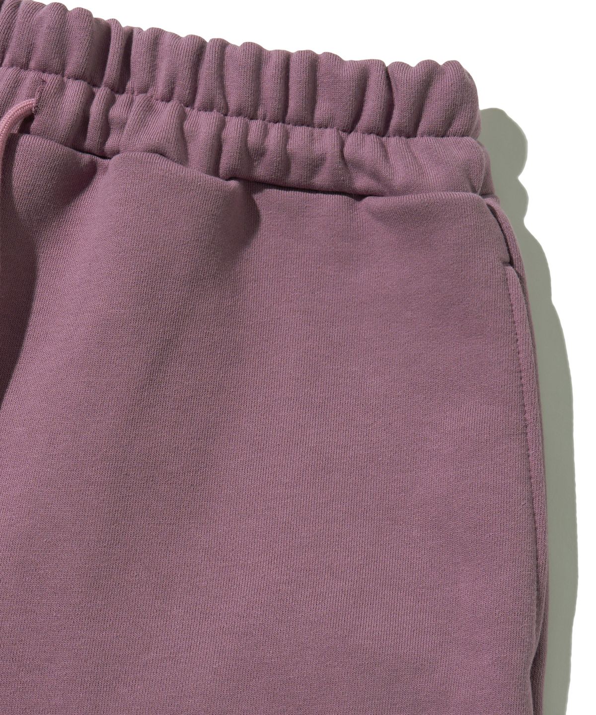 브라운브레스(BROWNBREATH) BB TAG WIDE FIT SWEAT PANTS - VIOLET