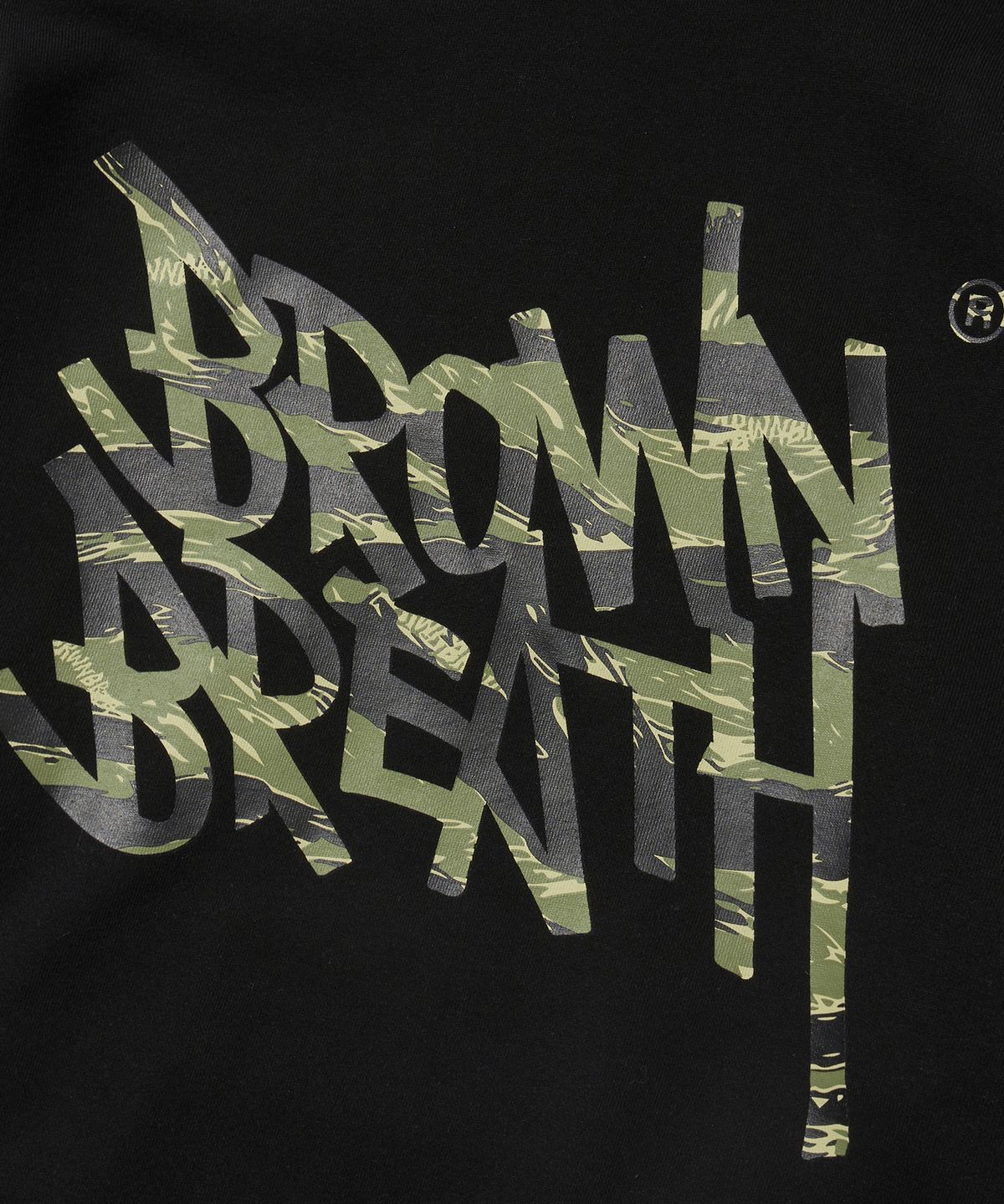 브라운브레스(BROWNBREATH) TIGER CAMO TAG HOODIE - BLACK
