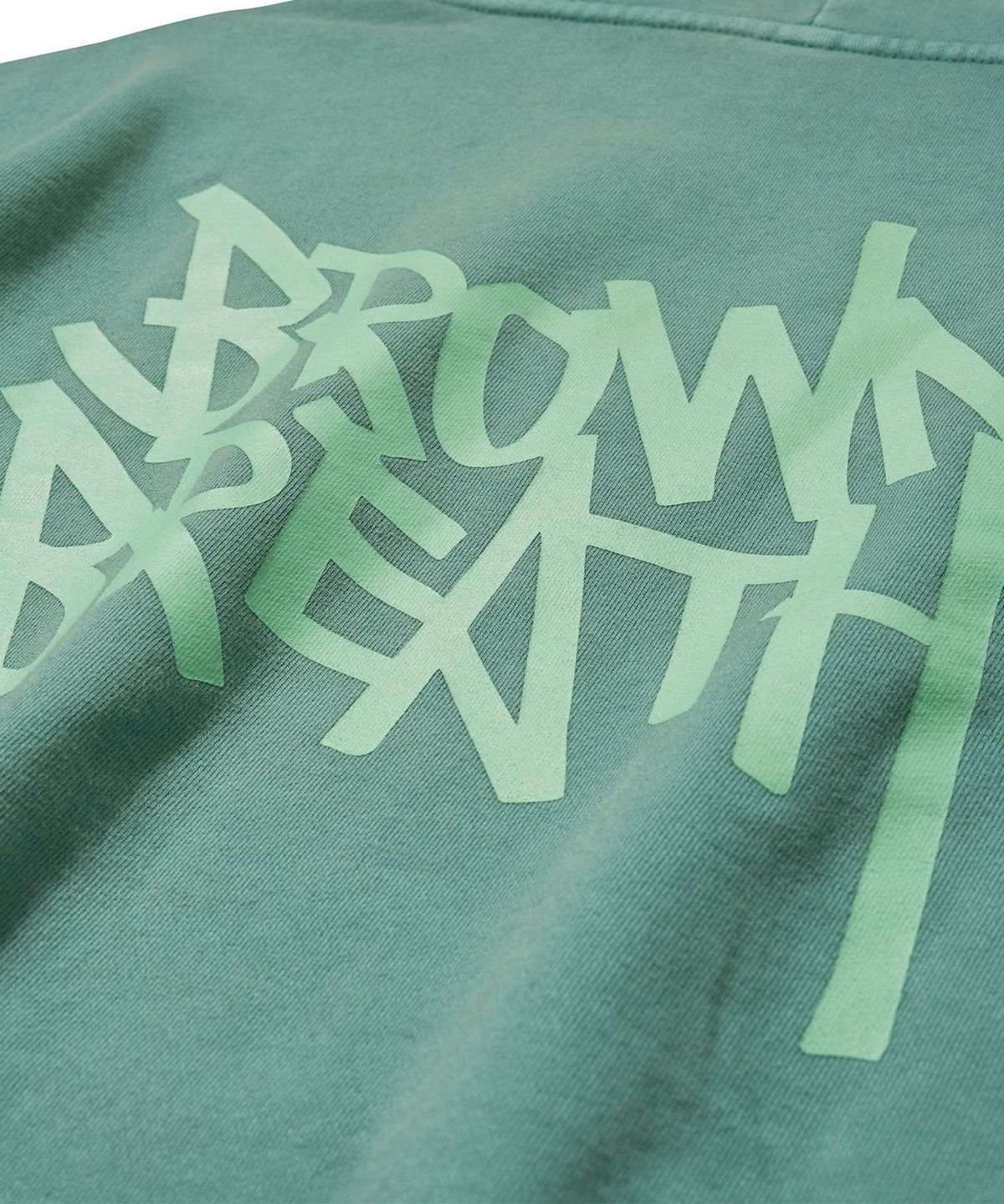 브라운브레스(BROWNBREATH) PIGMENT TAG HOODIE - BLUE GREEN
