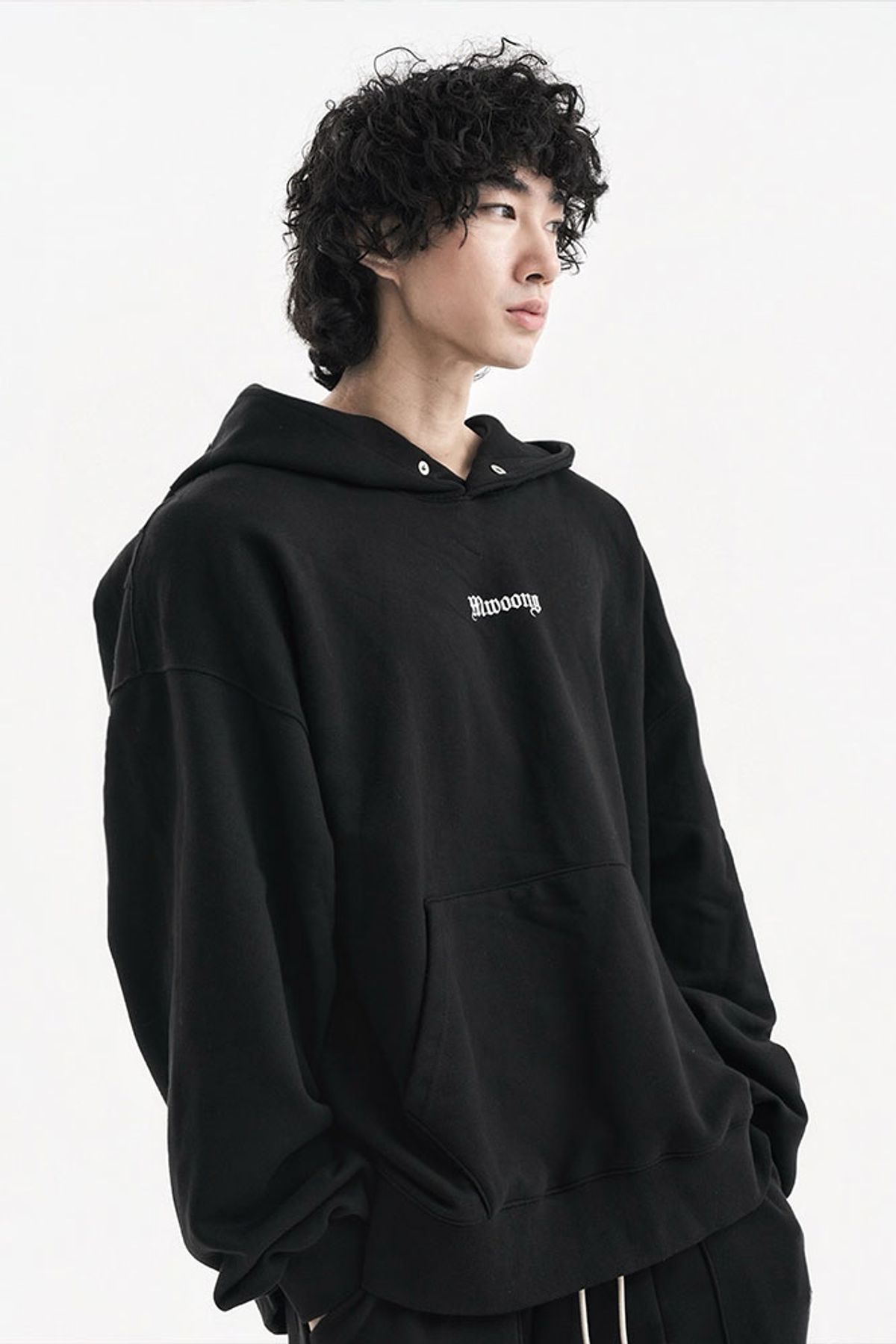 뭉(MWOONG) Familia Overfit Hoodie(BLACK)