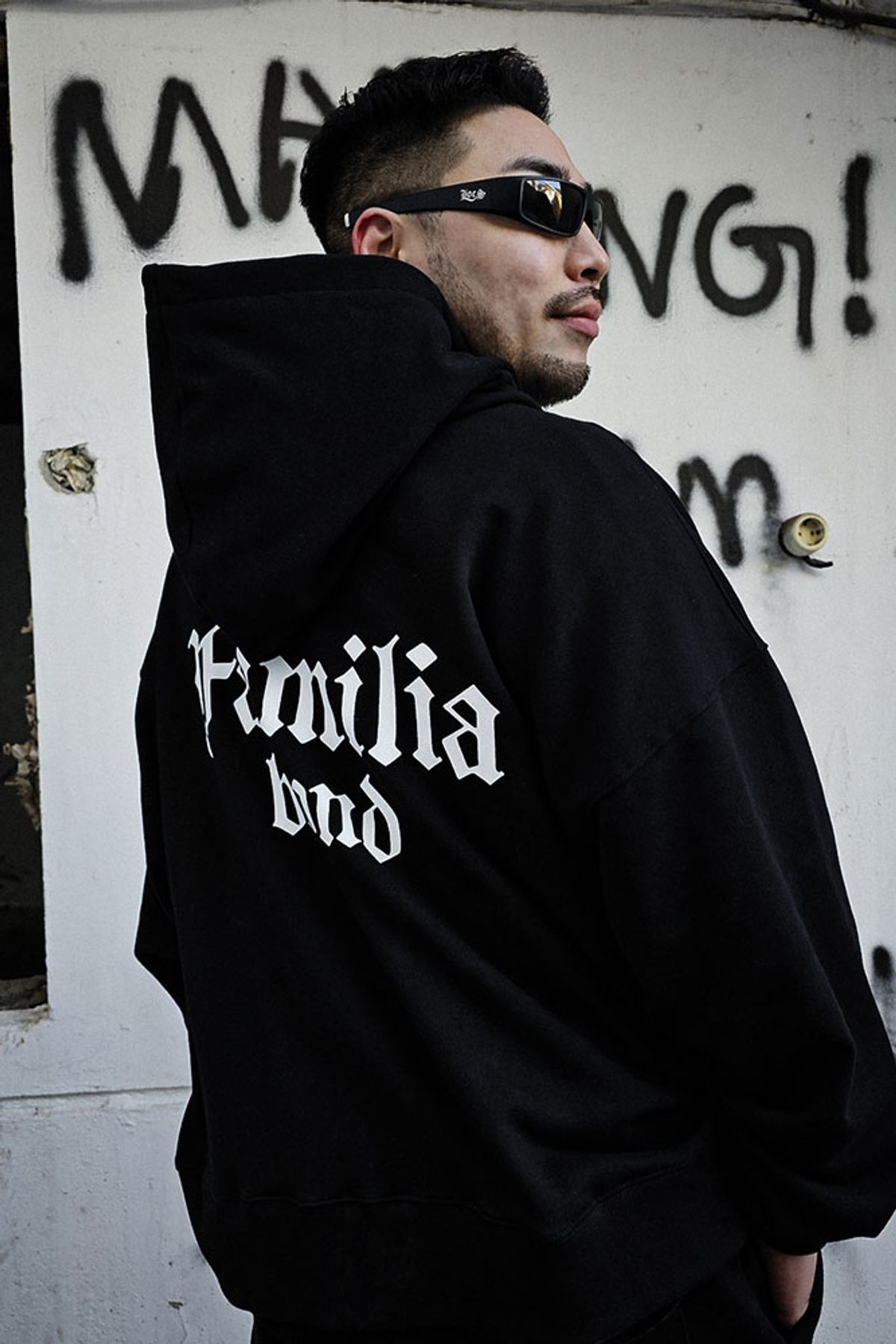 뭉(MWOONG) Familia Overfit Hoodie(BLACK)