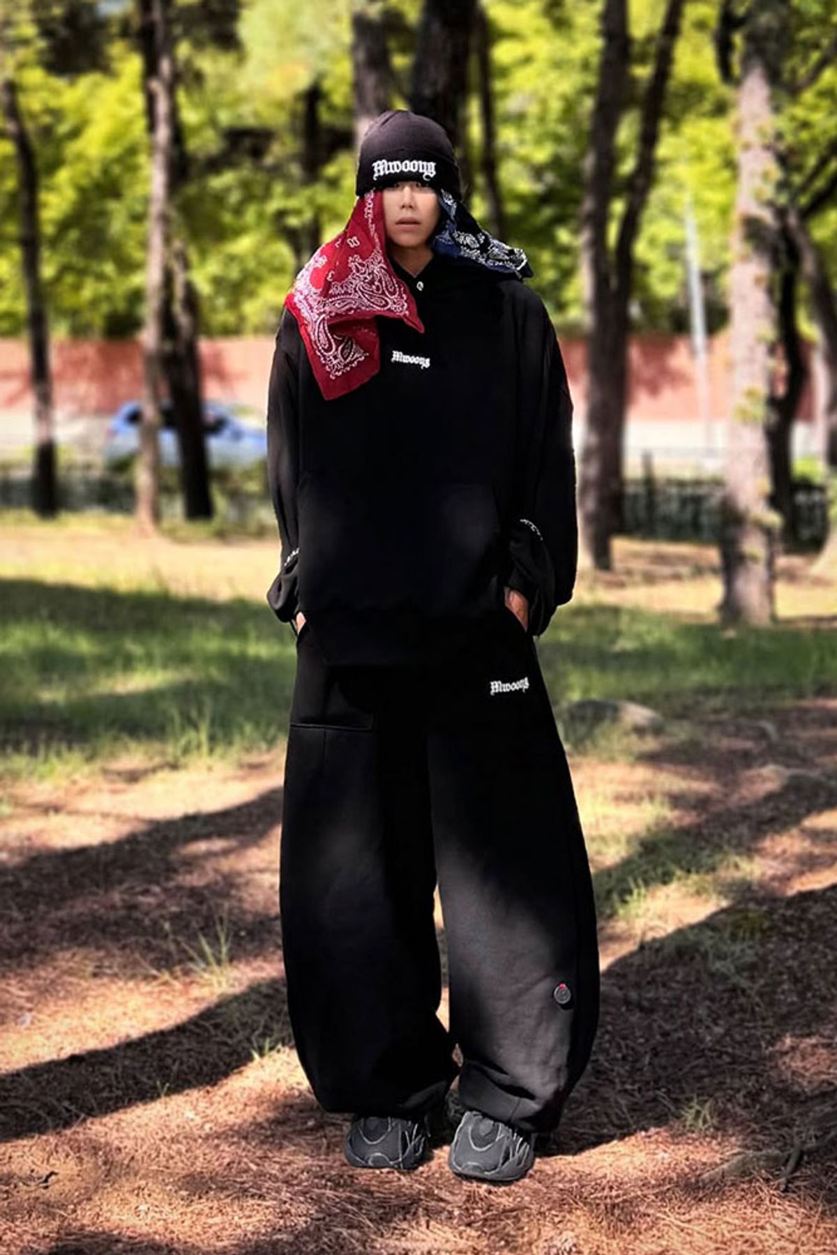 뭉(MWOONG) Familia Overfit Hoodie(BLACK)