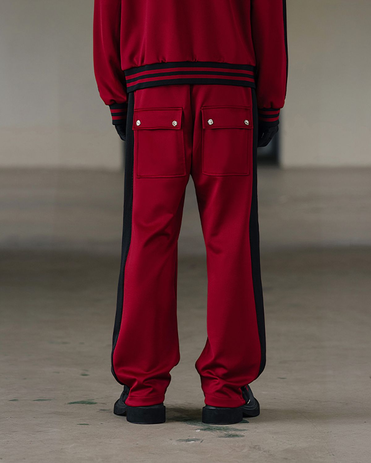 뭉(MWOONG) Tracksuit Flared-fit Pants(RED)