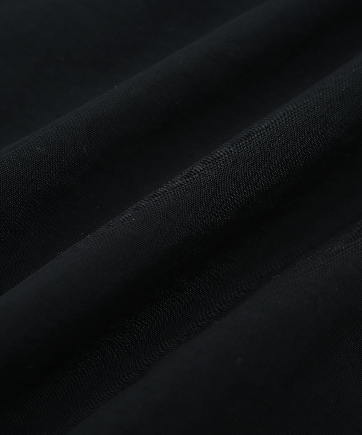 돌핀웨이브어패럴(DOLPHIN WAVE APPAREL) 돌핀 실리콘와펜 루즈핏 타슬란 반바지 블랙