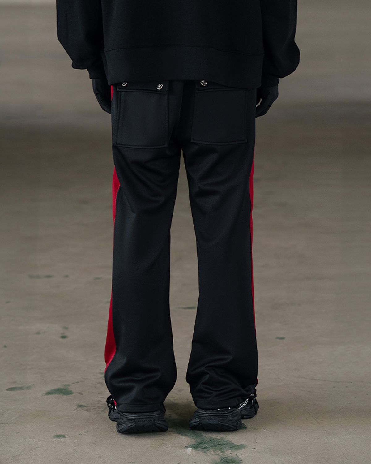 뭉(MWOONG) Tracksuit Flared-fit Pants(BLACK)