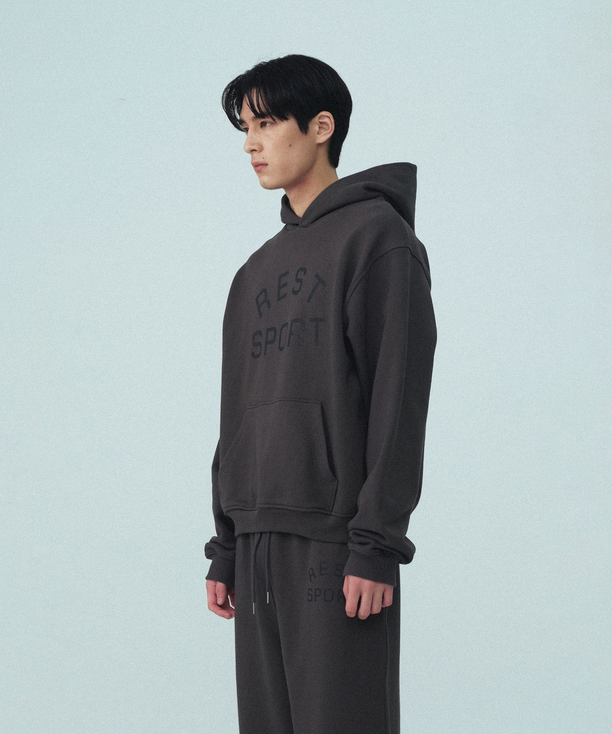 레스트앤레크레이션(REST&RECREATION) RS LOGO HOODIE - CHARCOAL