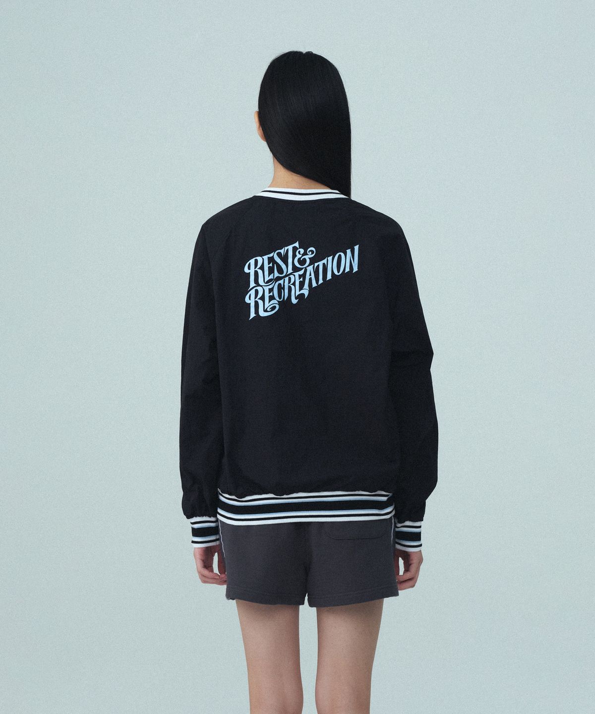 레스트앤레크레이션(REST&RECREATION) V-NECK WIND SHIRT - BLACK