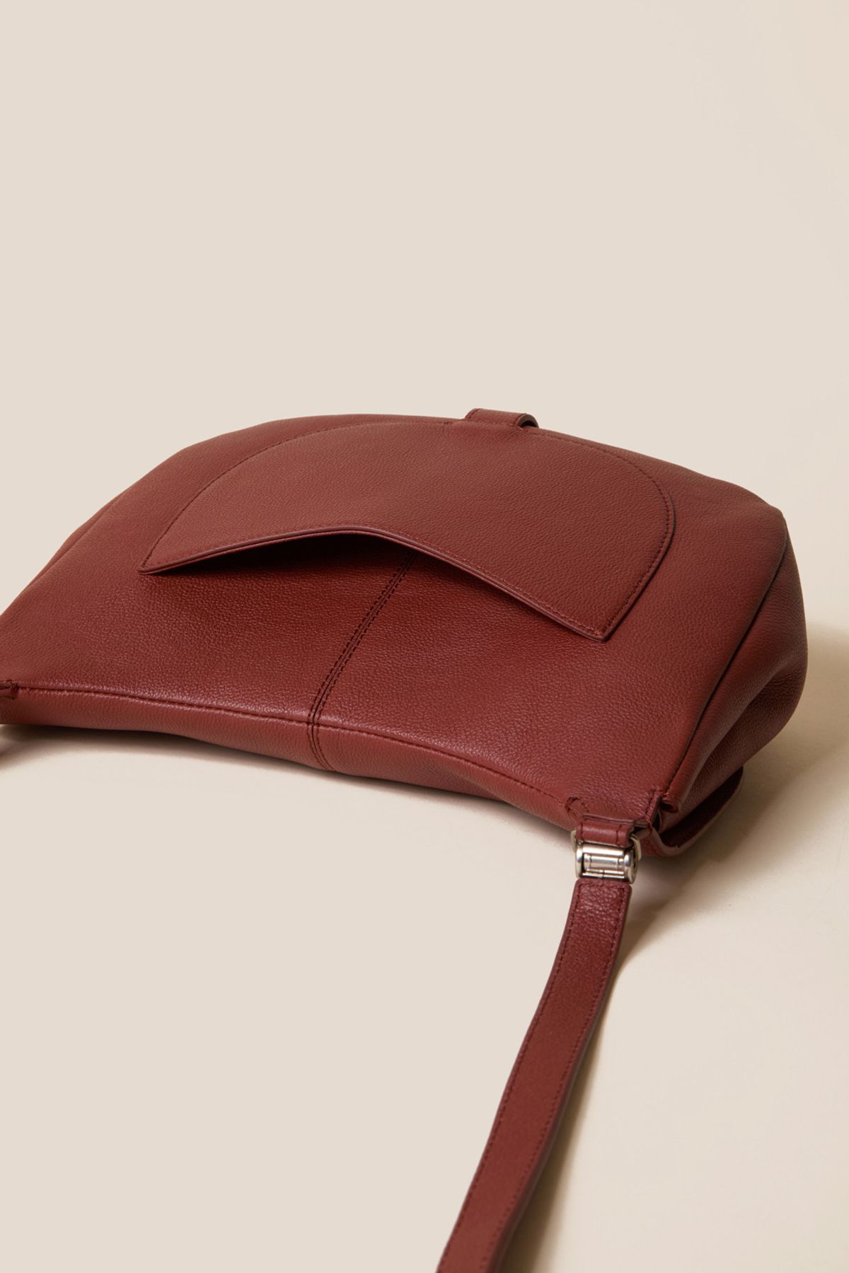 쿠론(COURONNE) Flanner Cross 28_RCBRX25146RED