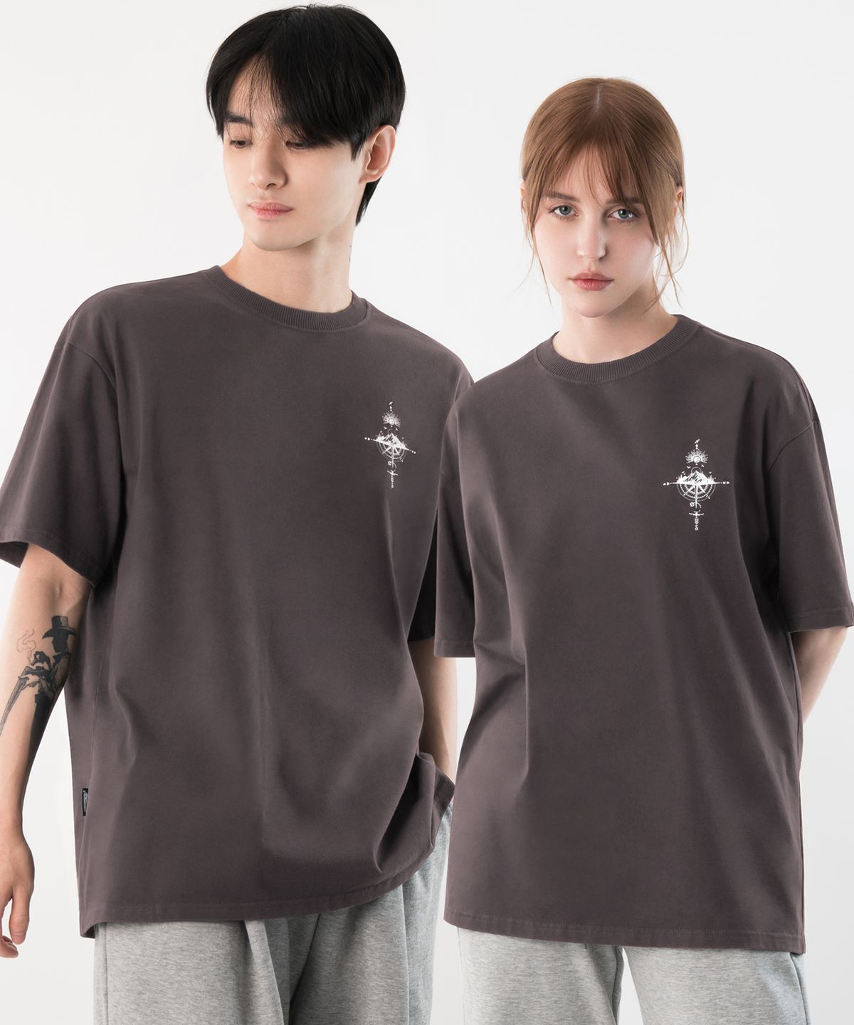 아르메데스(ARMEDES) [2PACK] 면 16수 오버핏 아트그래픽 반팔티셔츠 (1025)