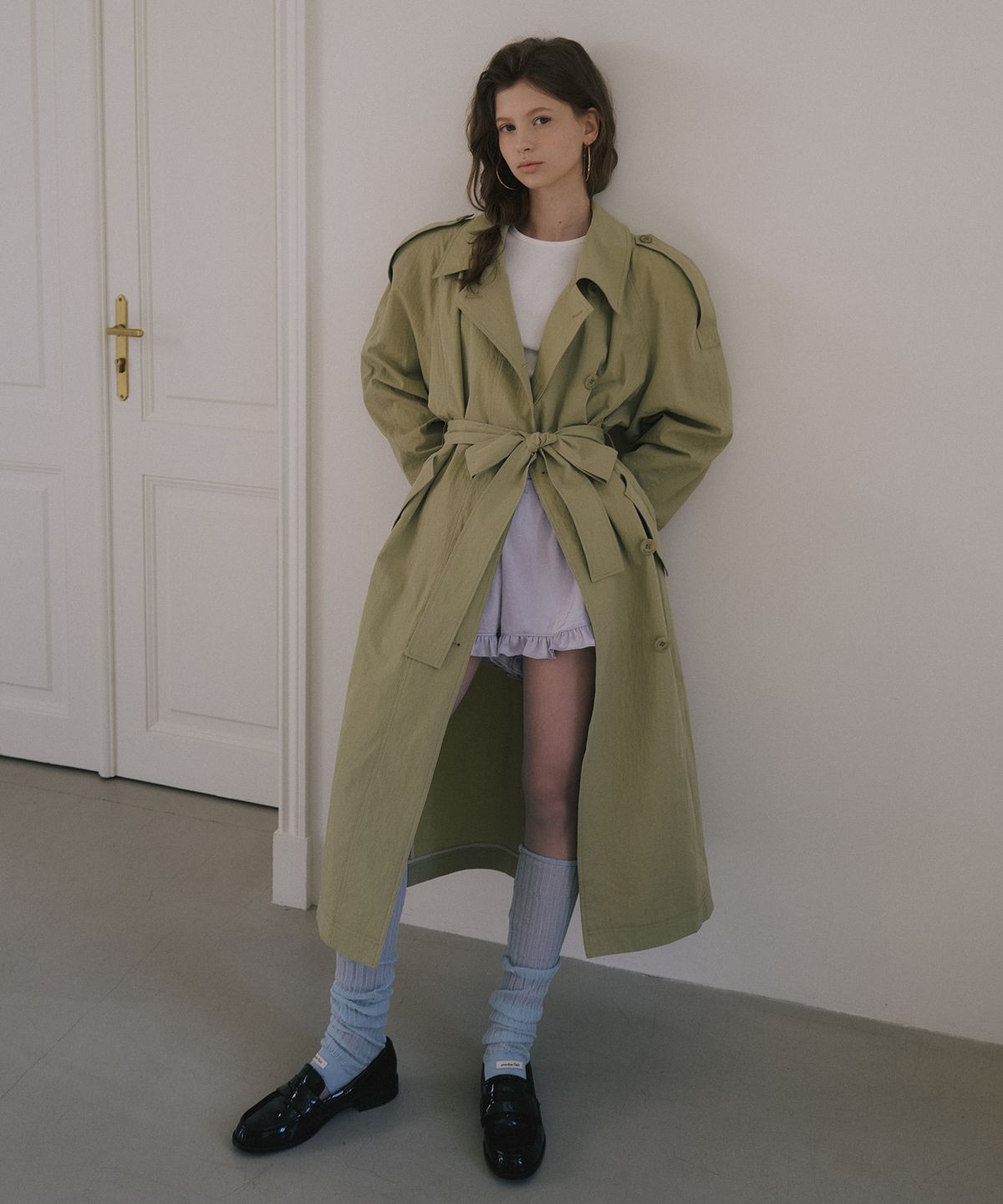 오버듀플레어(OVERDUEFLAIR) SIGNATURE VOLUME SLEEVE TRENCH COAT_LIGHT KHAKI