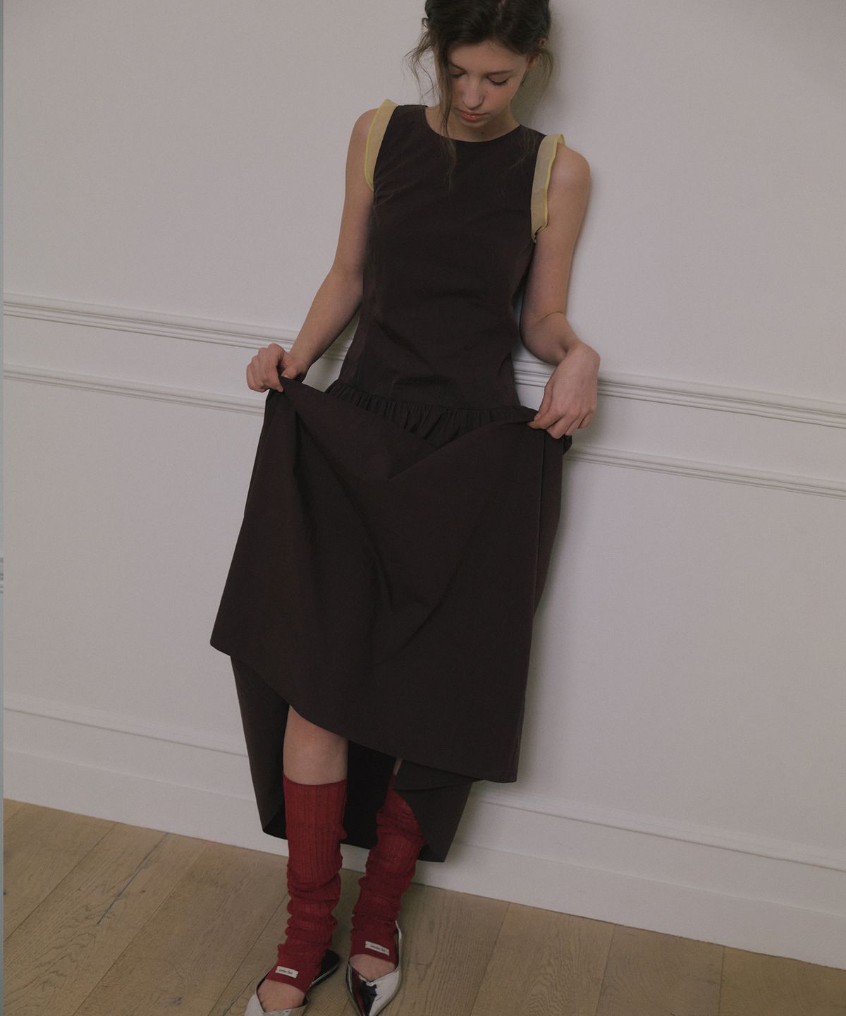 오버듀플레어(OVERDUEFLAIR) LOW WAIST CONTRAST MAXI DRESS_BROWN/LIME