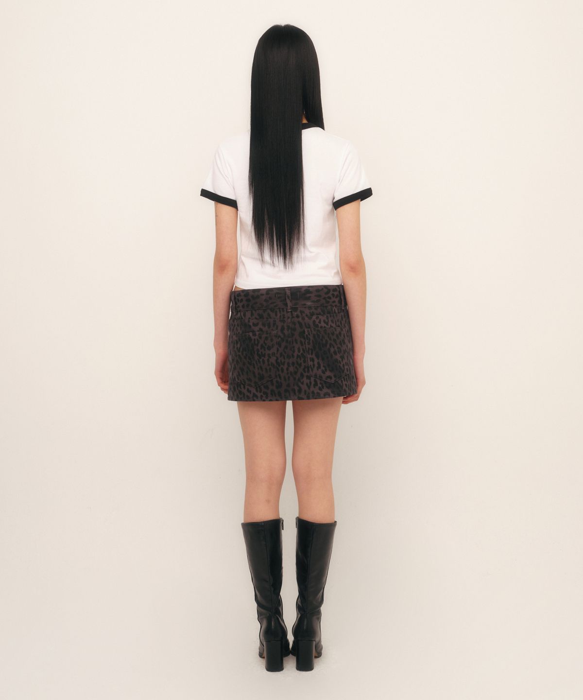 큐리티(CURETTY) C LEOPARD MINI SKIRT_CHARCOAL